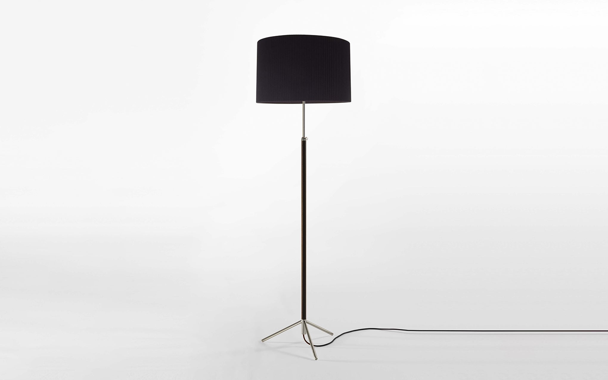 Pie de Salón floor lamp