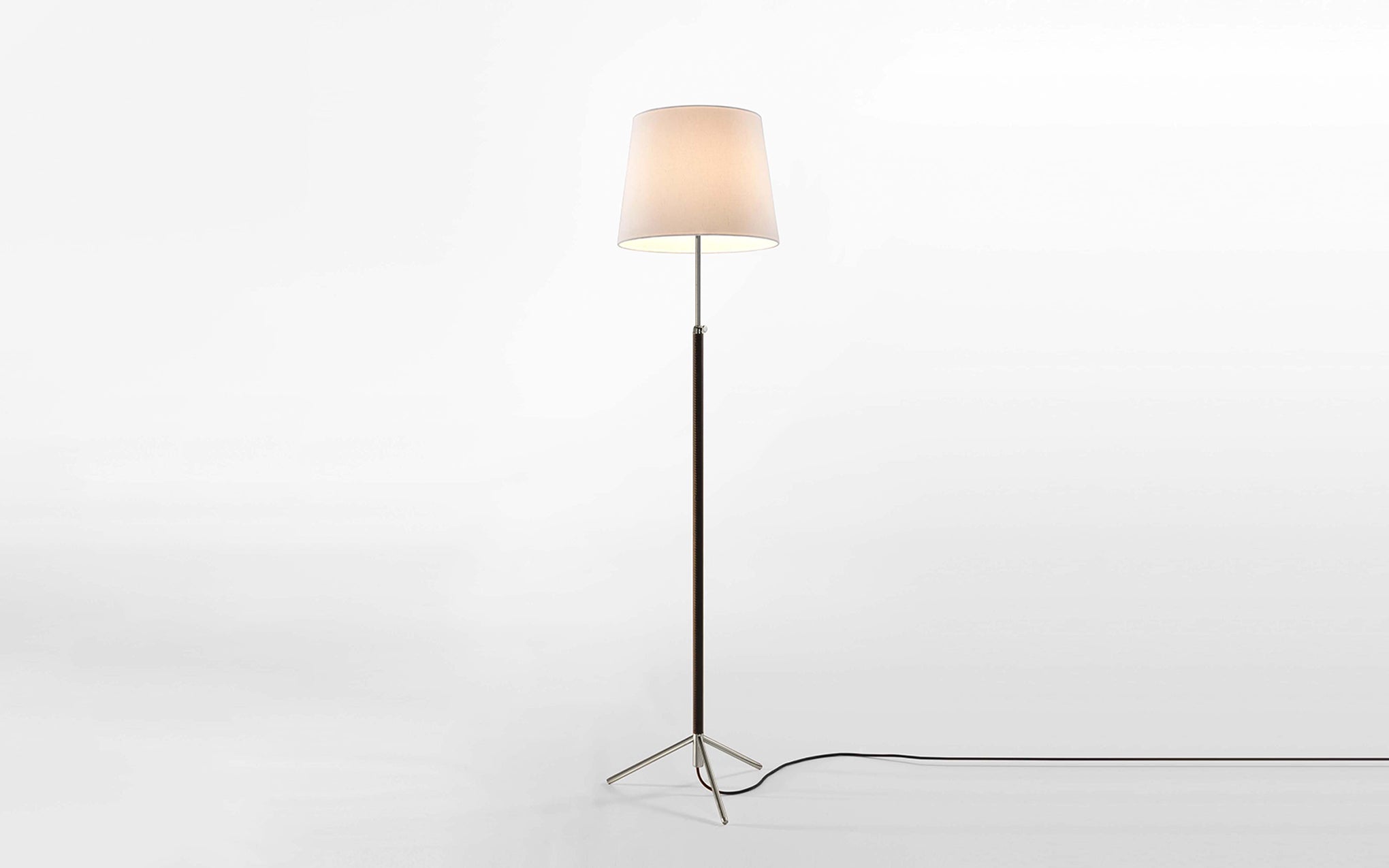 Pie de Salón floor lamp
