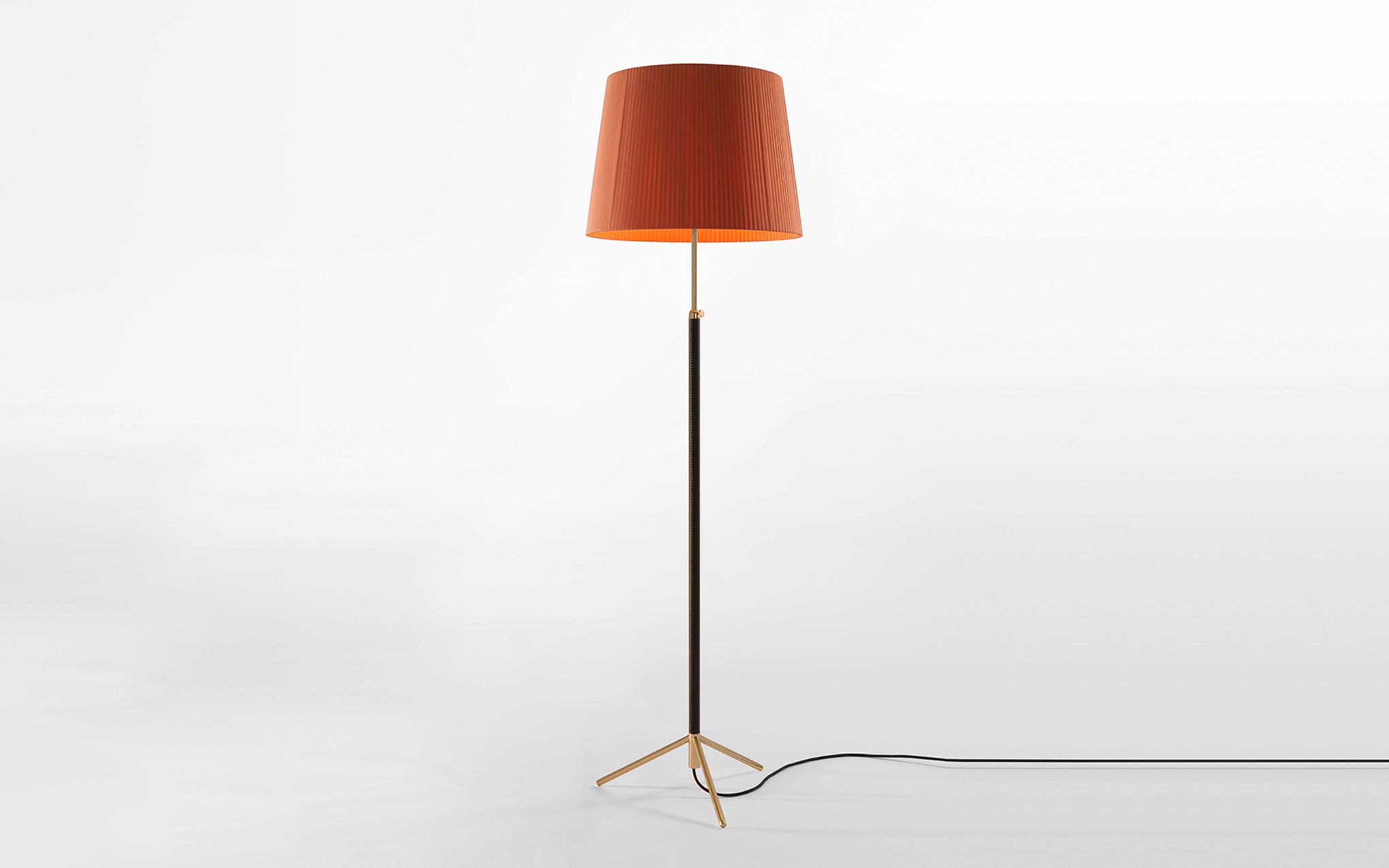 Pie de Salón floor lamp