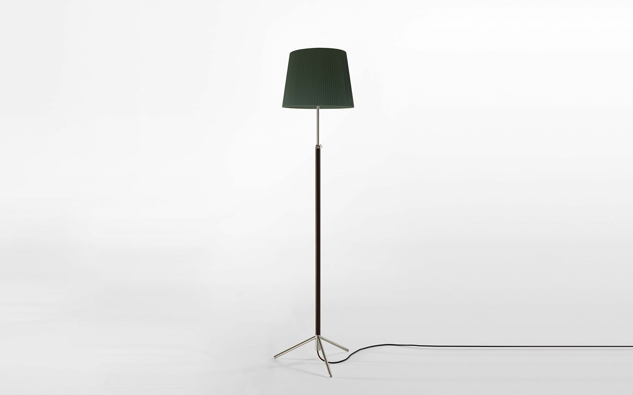 Pie de Salón floor lamp