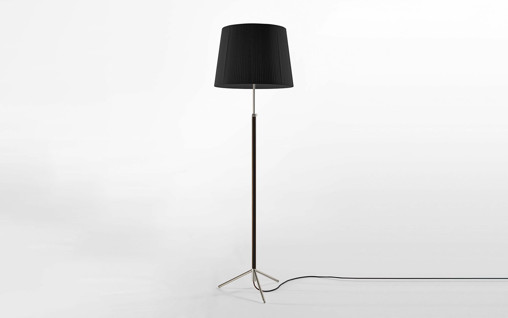 Pie de Salón floor lamp