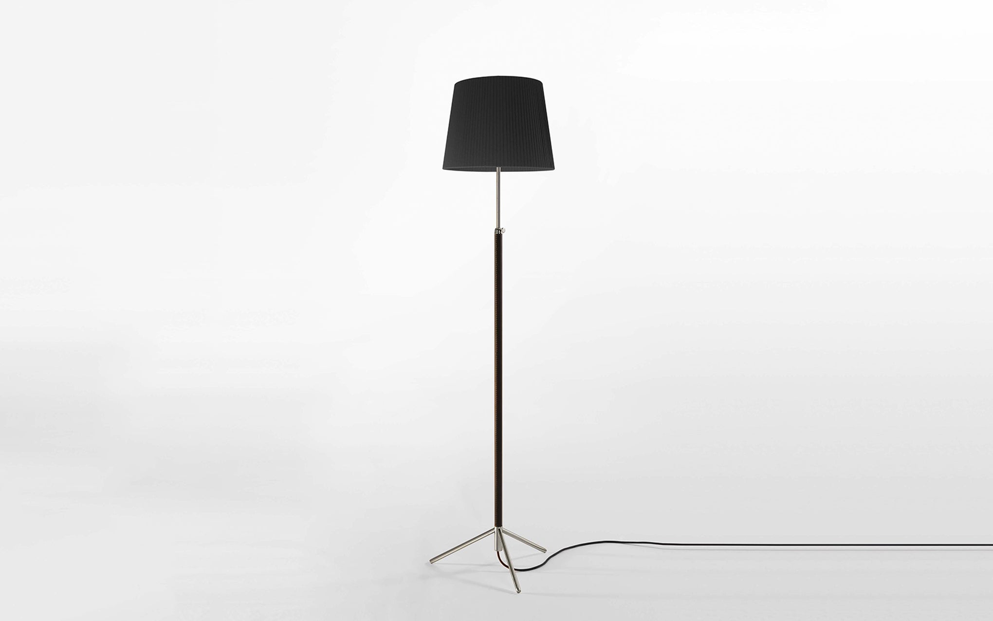 Pie de Salón floor lamp