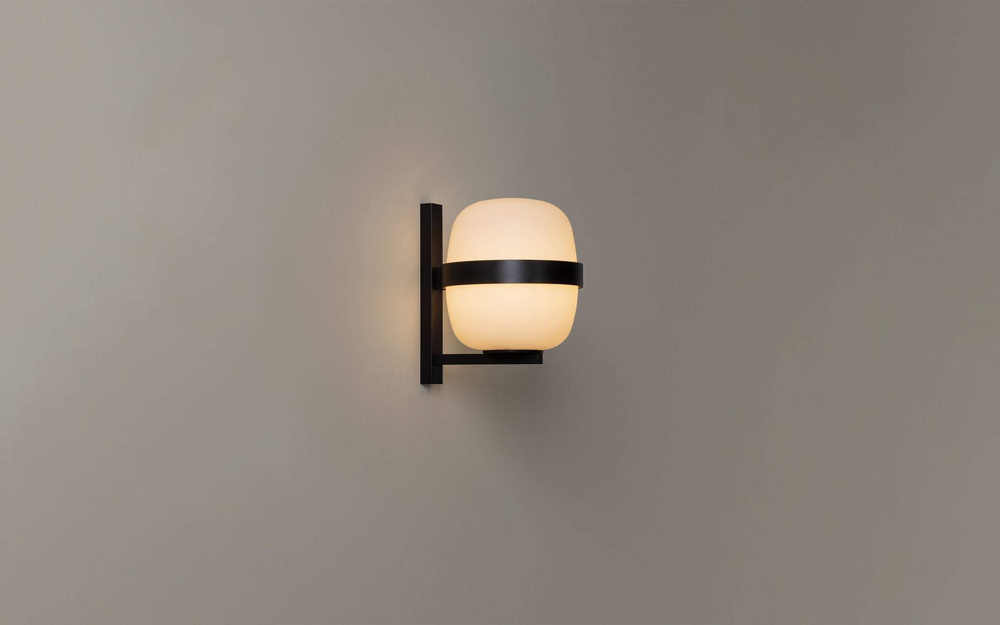 Wally Cestita wall light