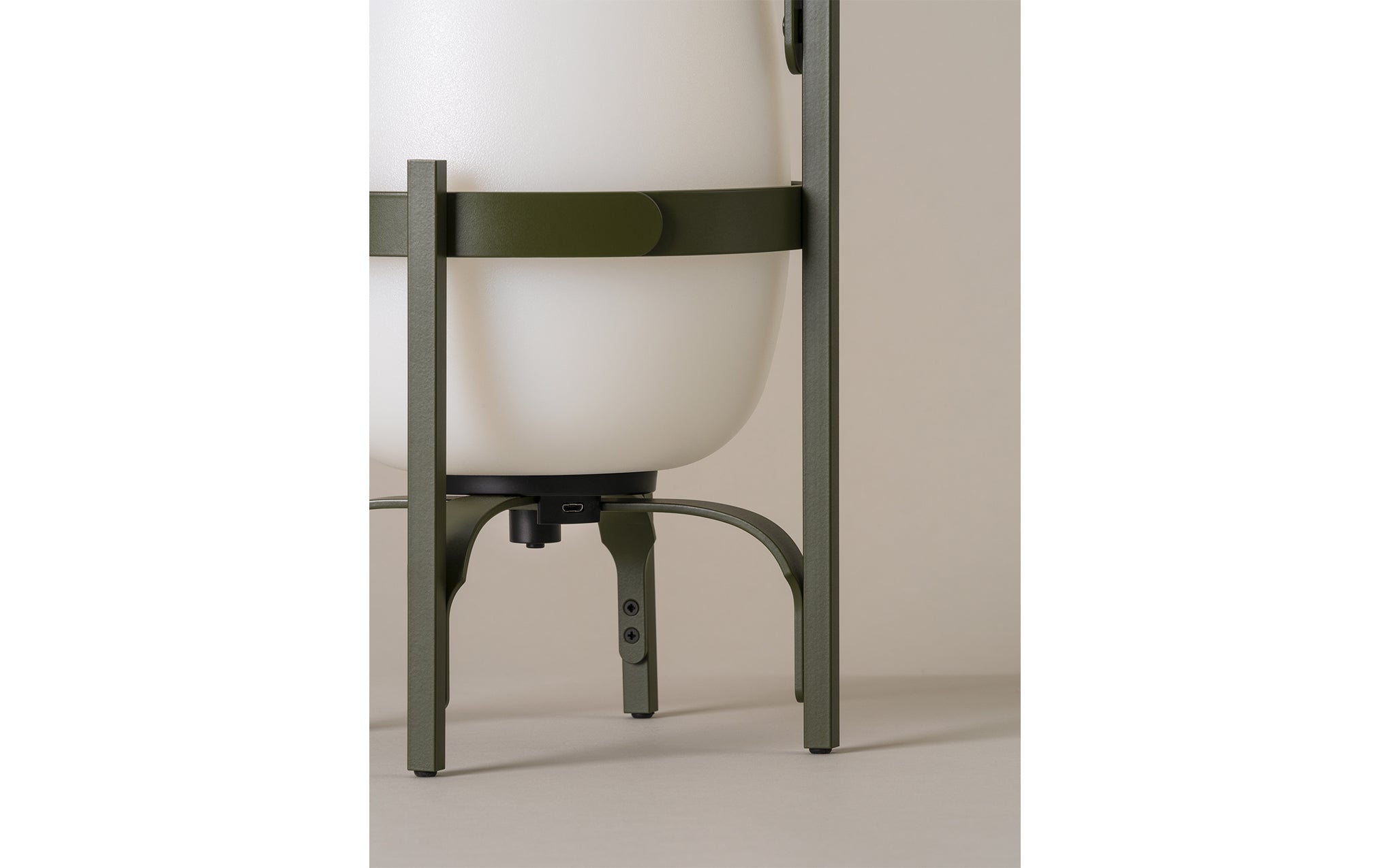 Cestita Alubat table light