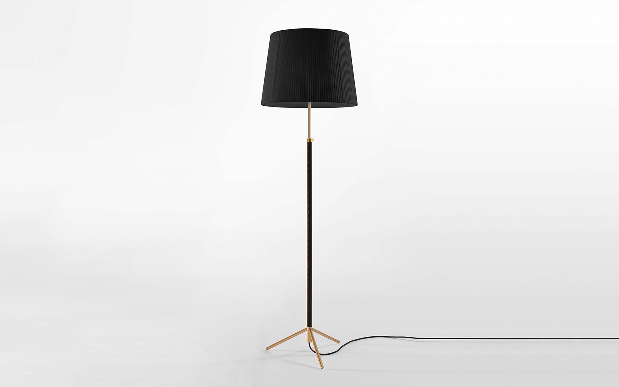 Pie de Salón floor lamp