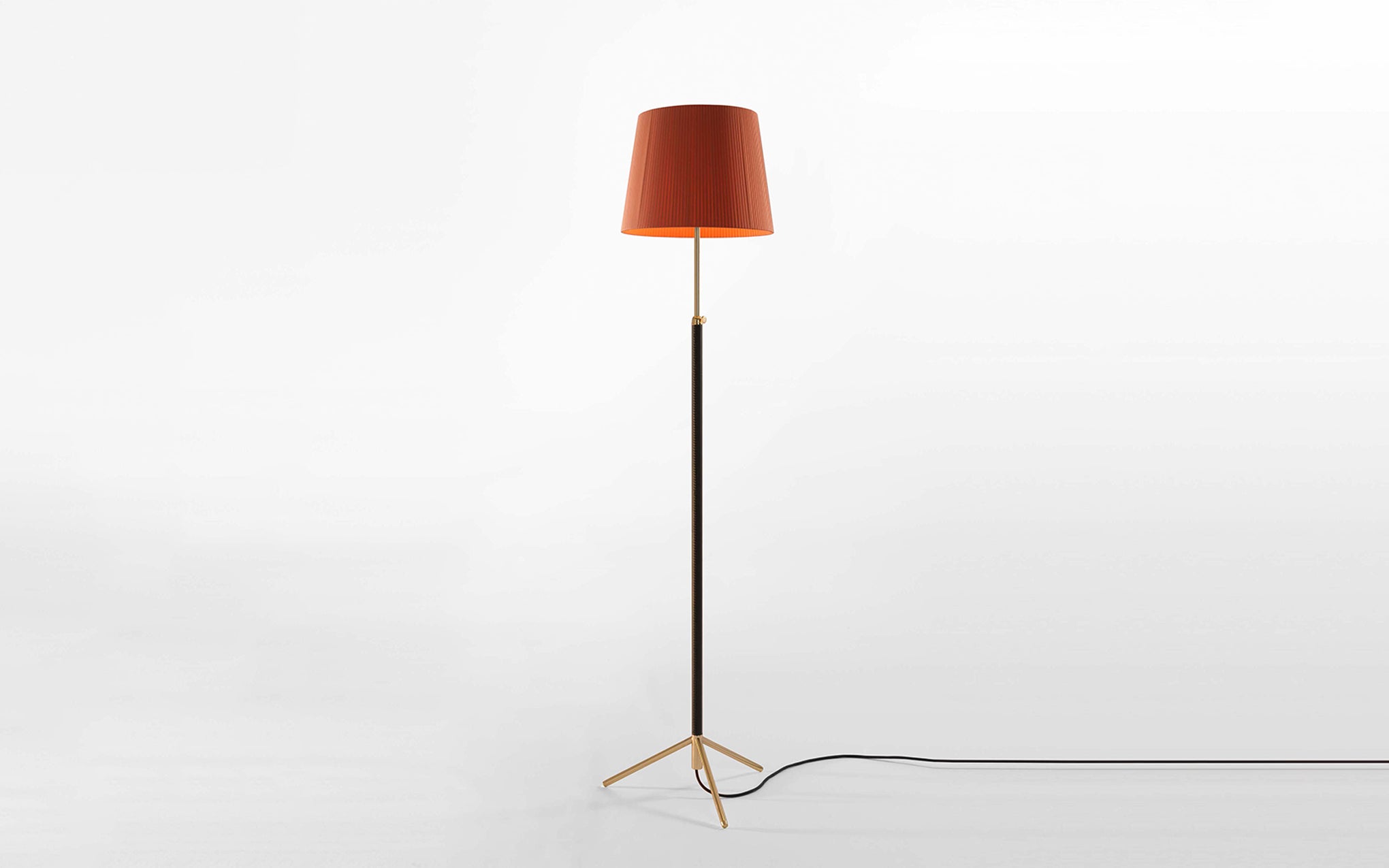 Pie de Salón floor lamp