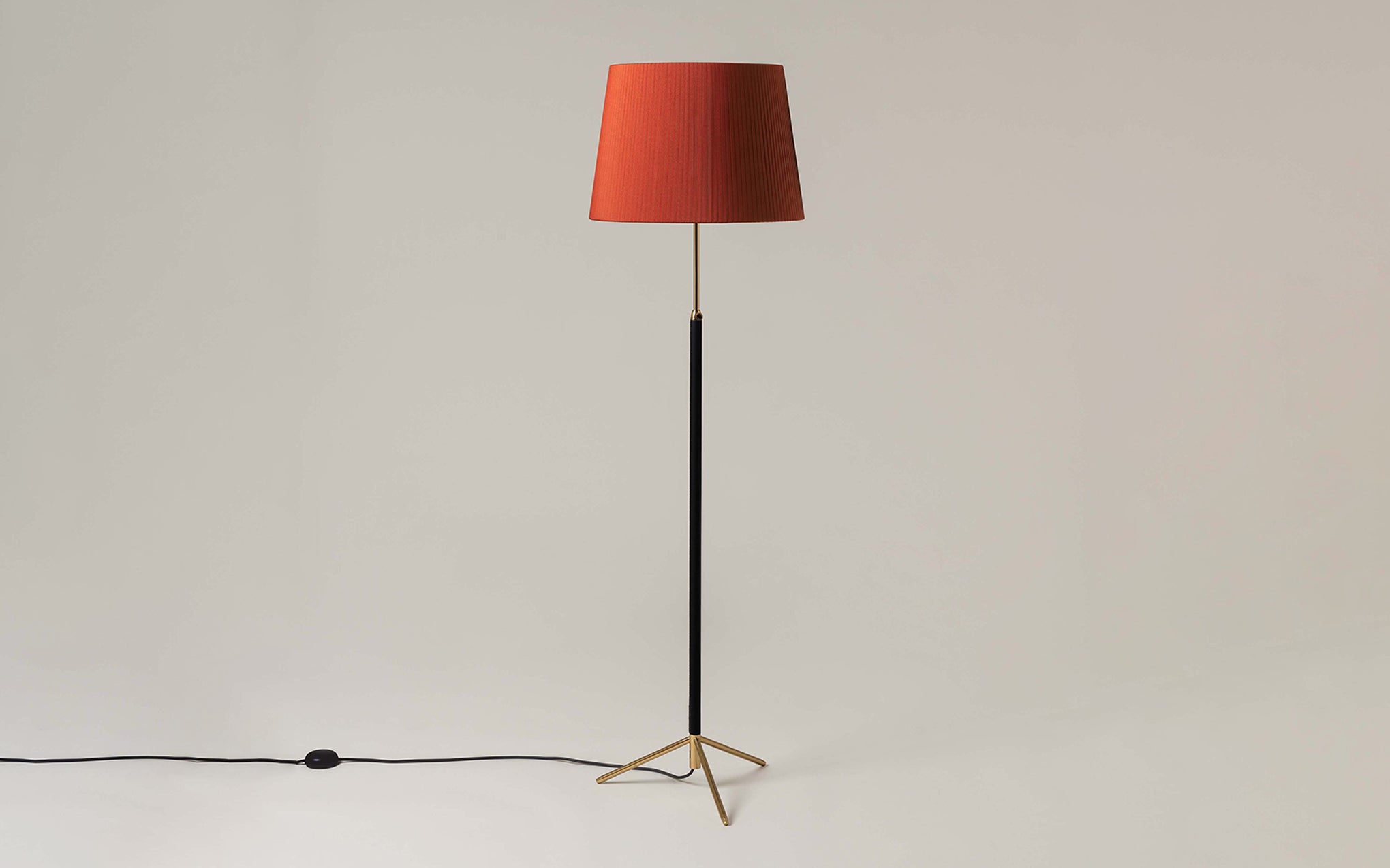 Pie de Salón floor lamp