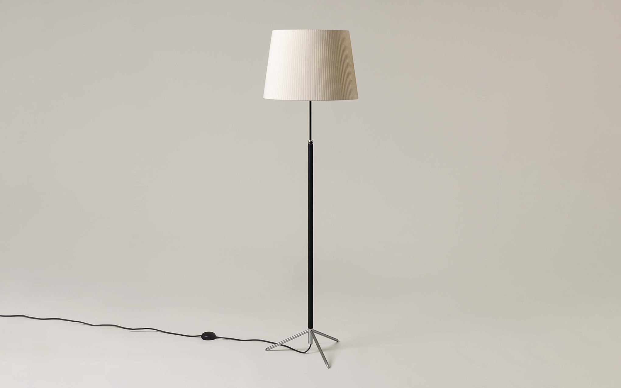 Pie de Salón floor lamp