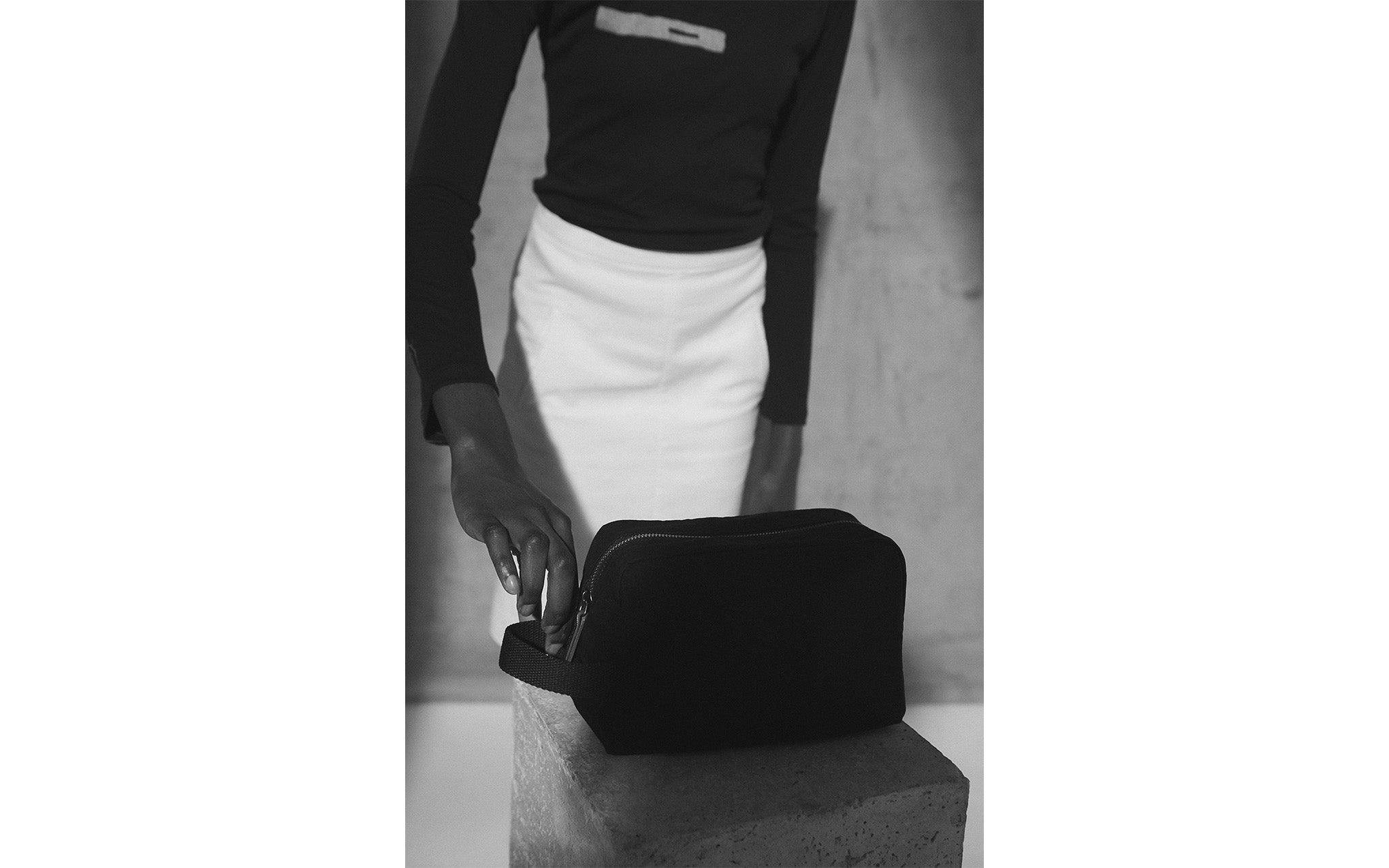 Simon waxed cotton washbag