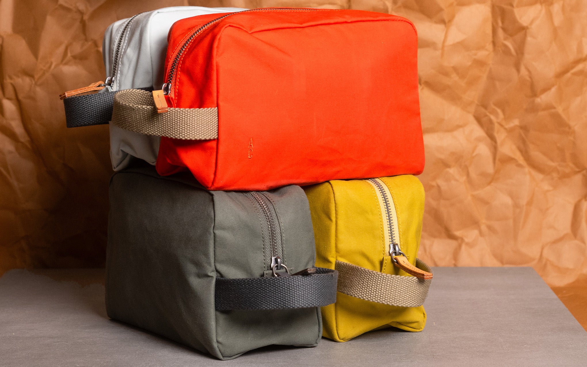 Simon waxed cotton washbag