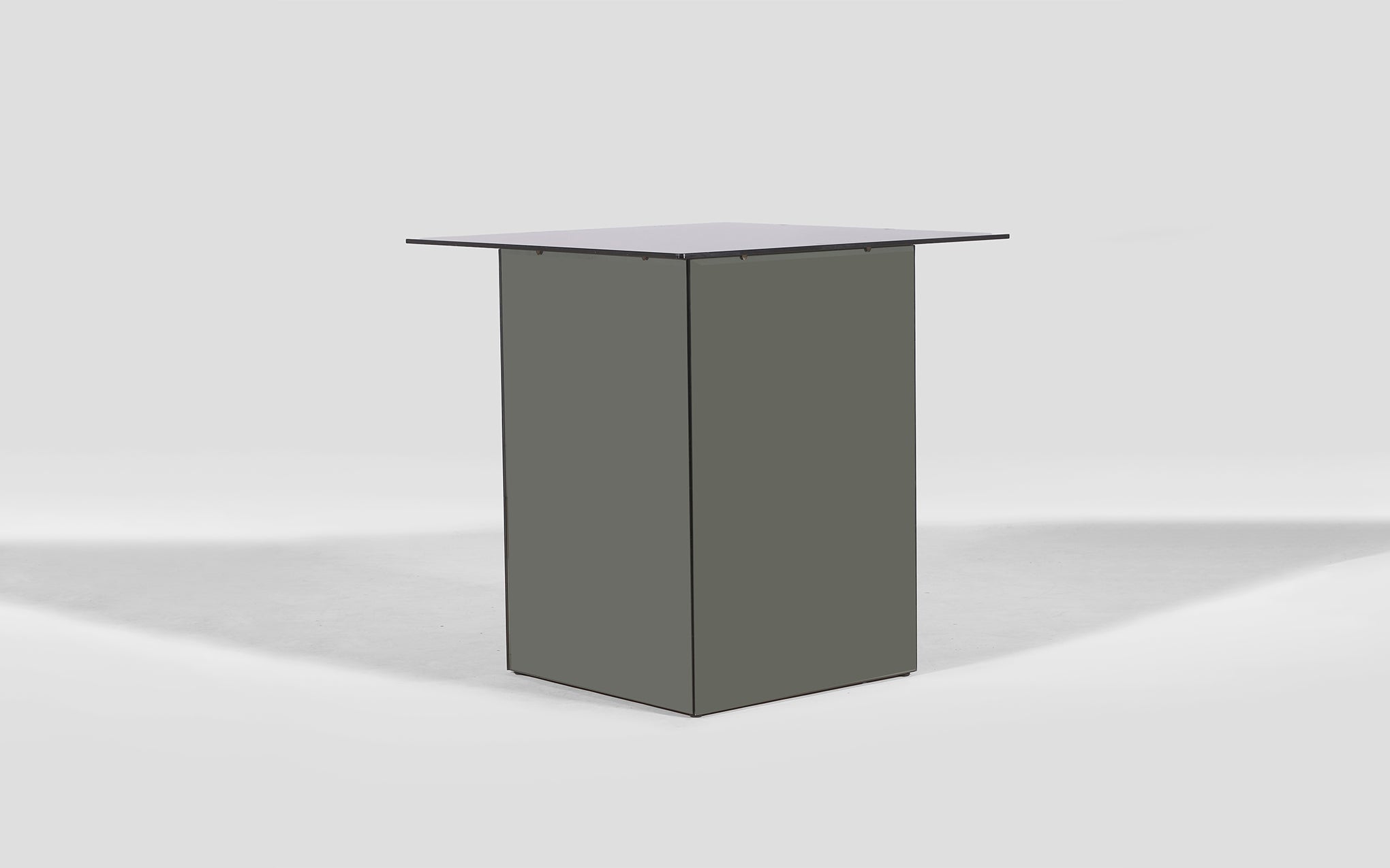 Acerbis Mirrored glass table by Vigo Nanda