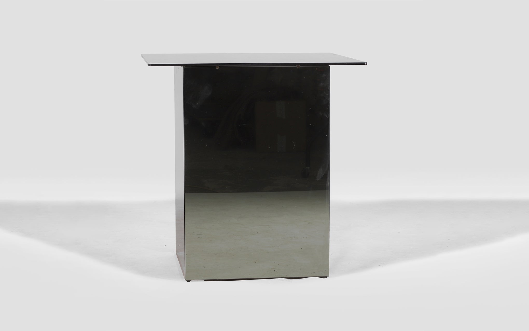 Acerbis Mirrored glass table by Vigo Nanda