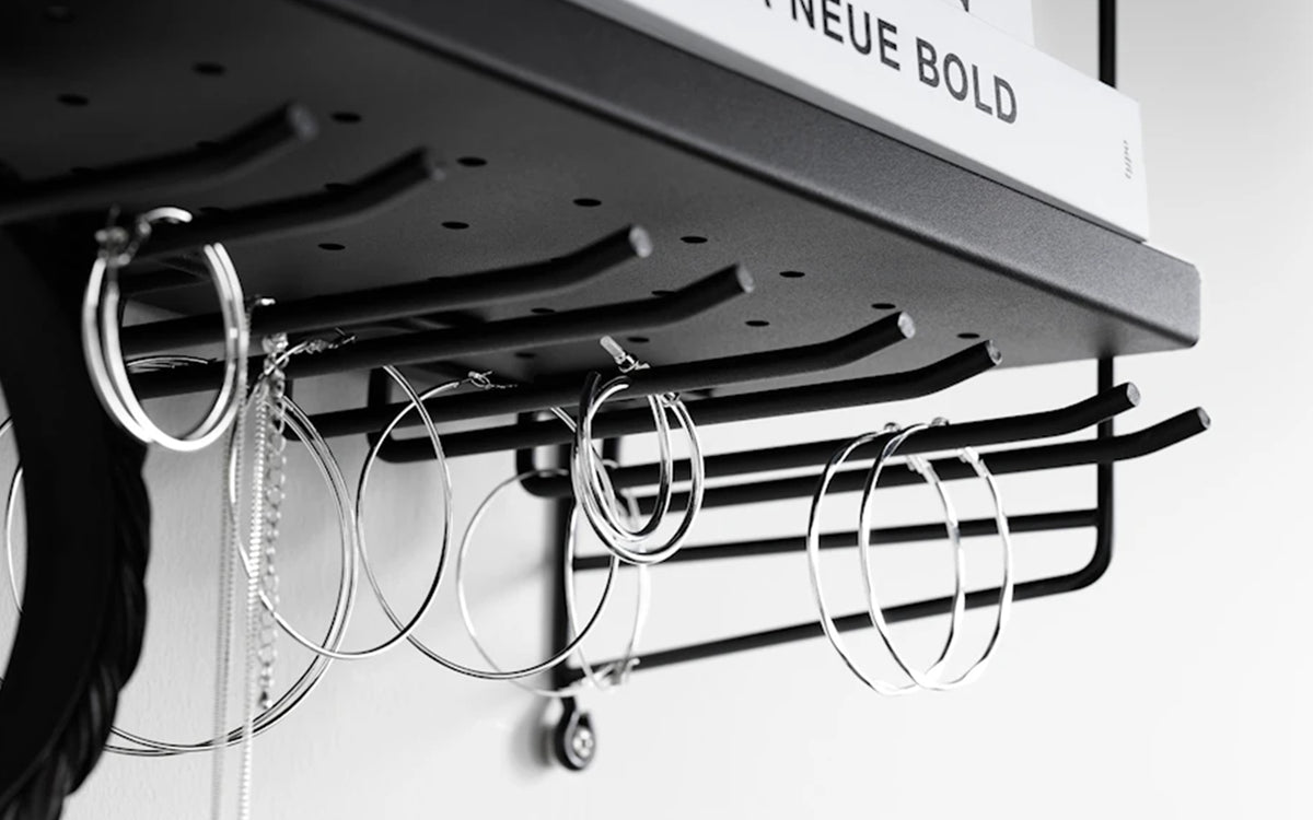 String hanger rack