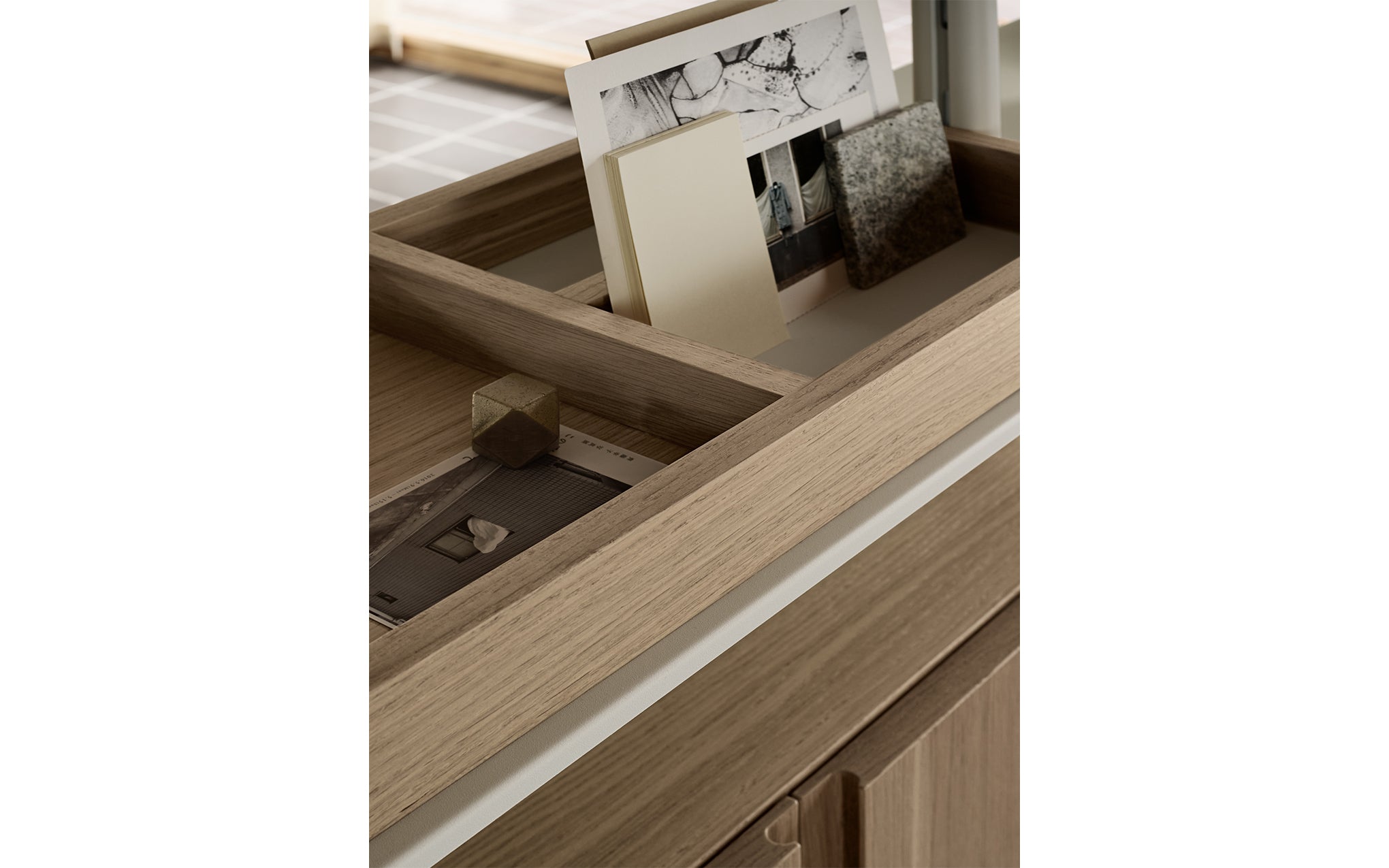 Pira G2 - floor to ceiling B