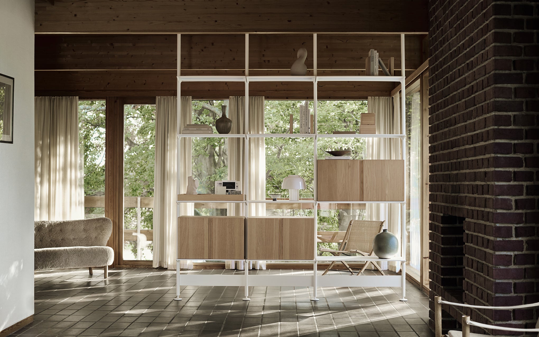 Pira G2 - floor to ceiling B