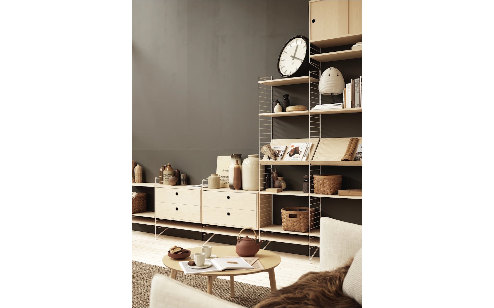 String chest of drawers unit