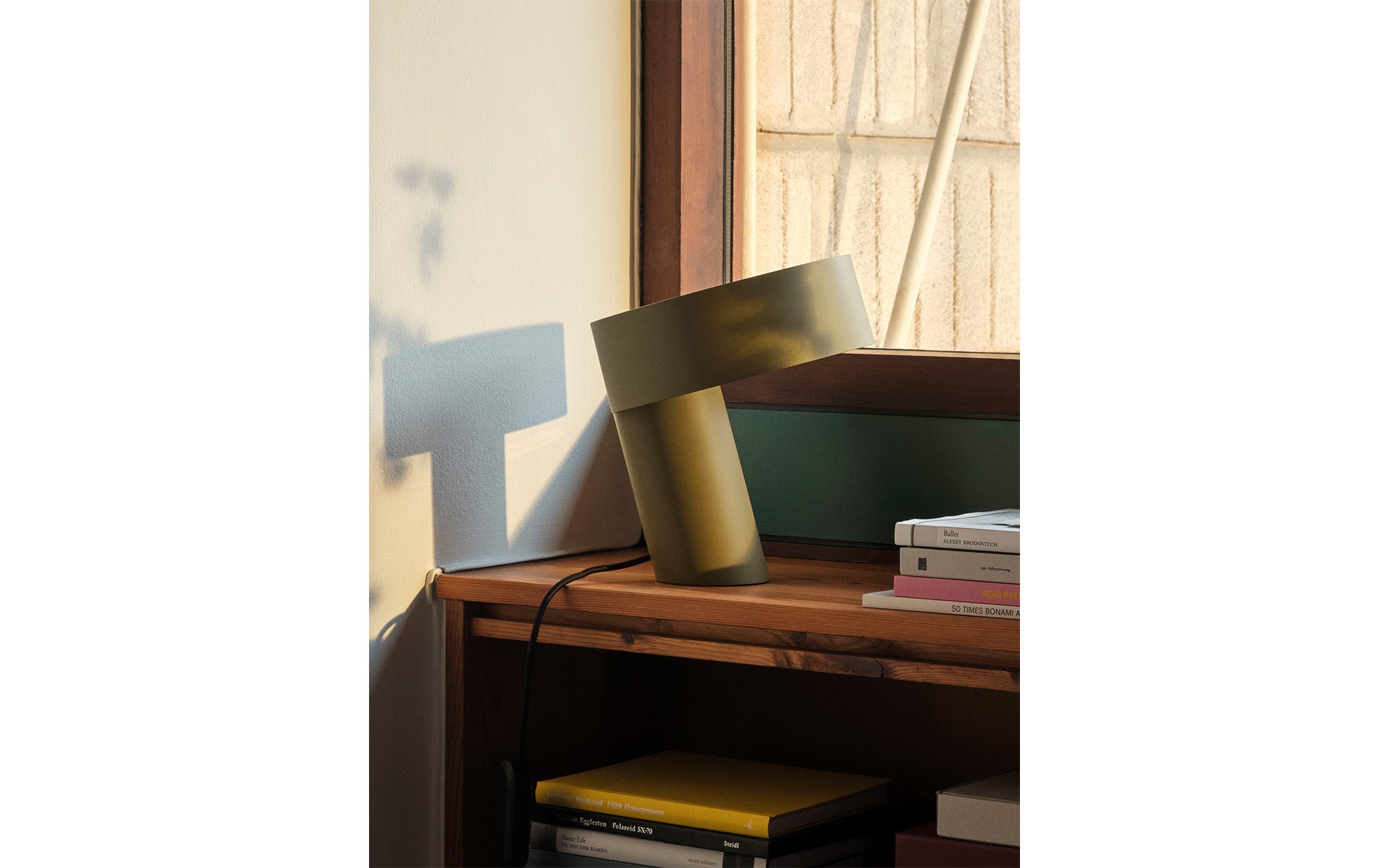 Slant table lamp
