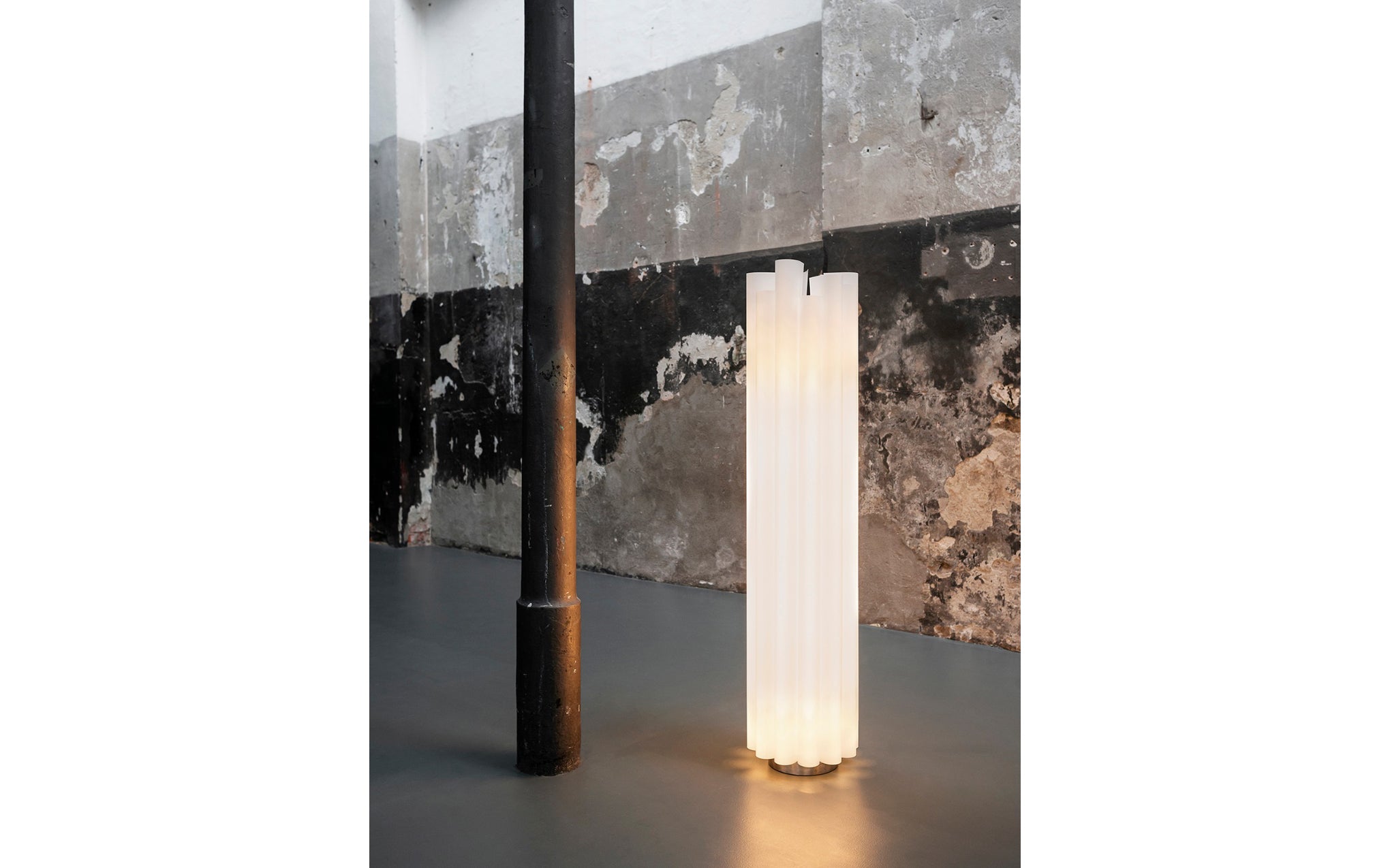 Vertical Nest floor light