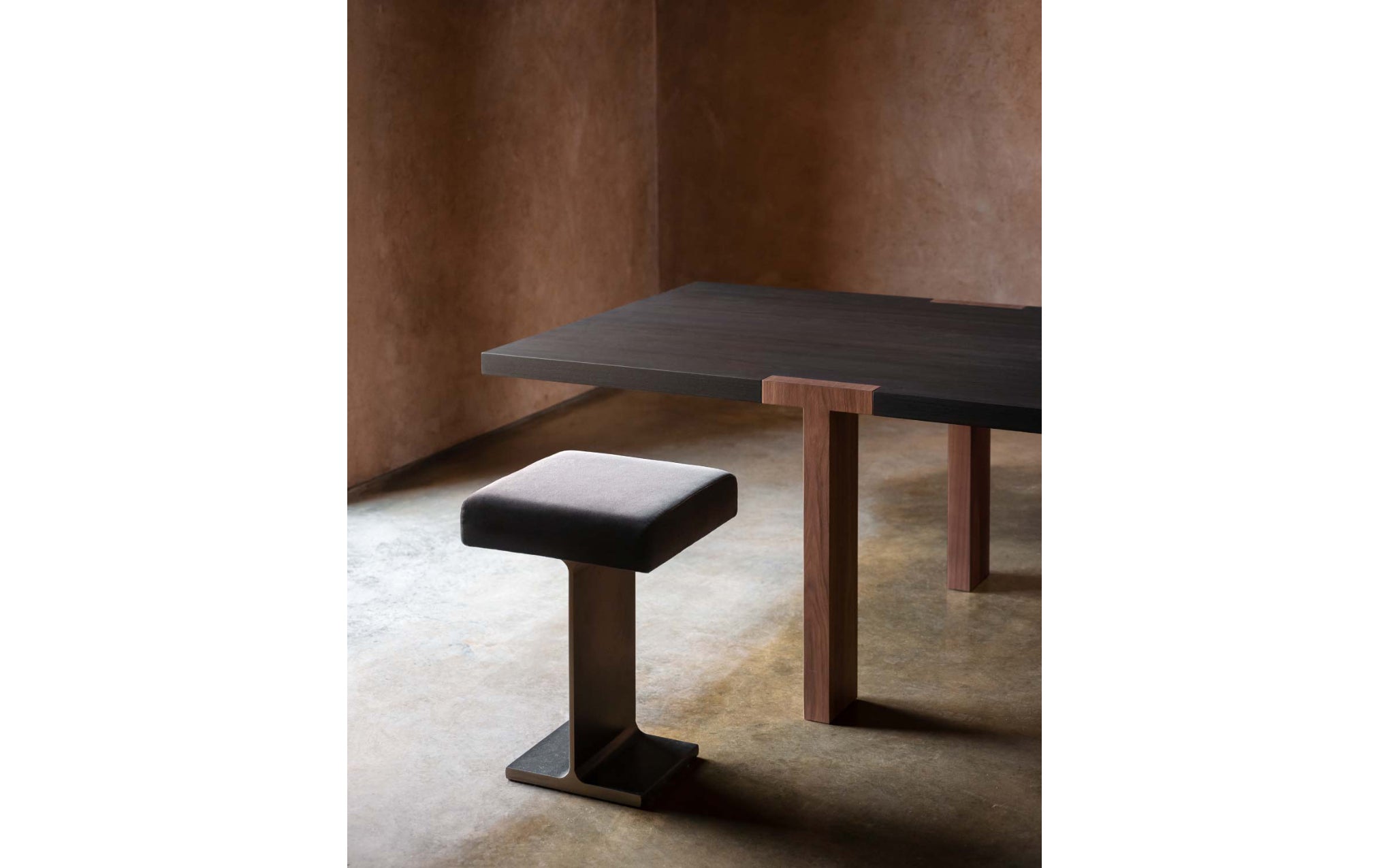 T dining table