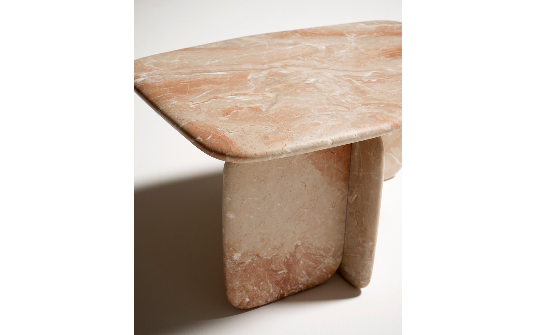 Dolmen coffee tables