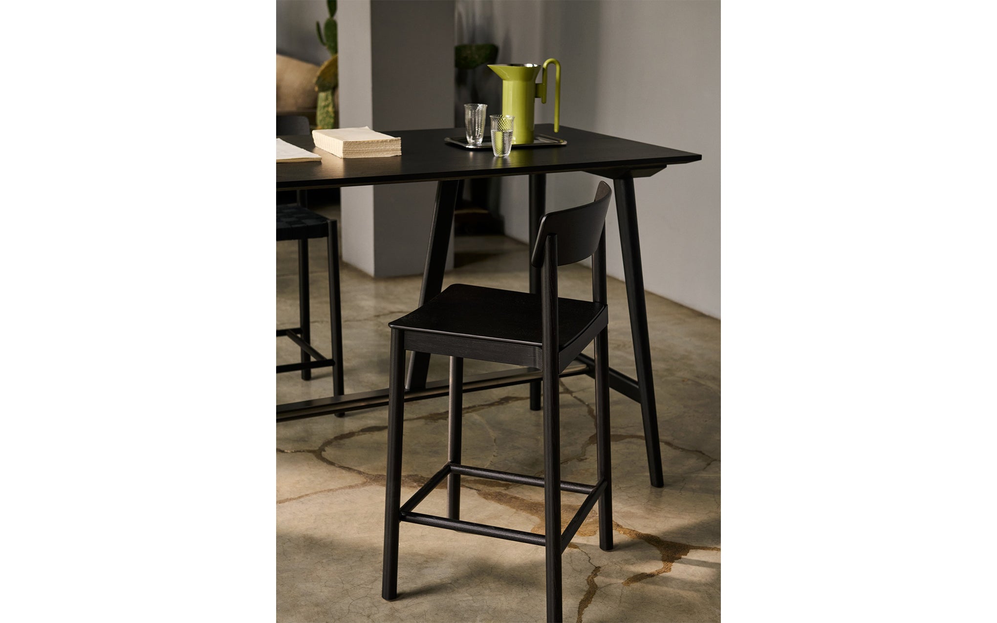 Betty TK12 counter stool