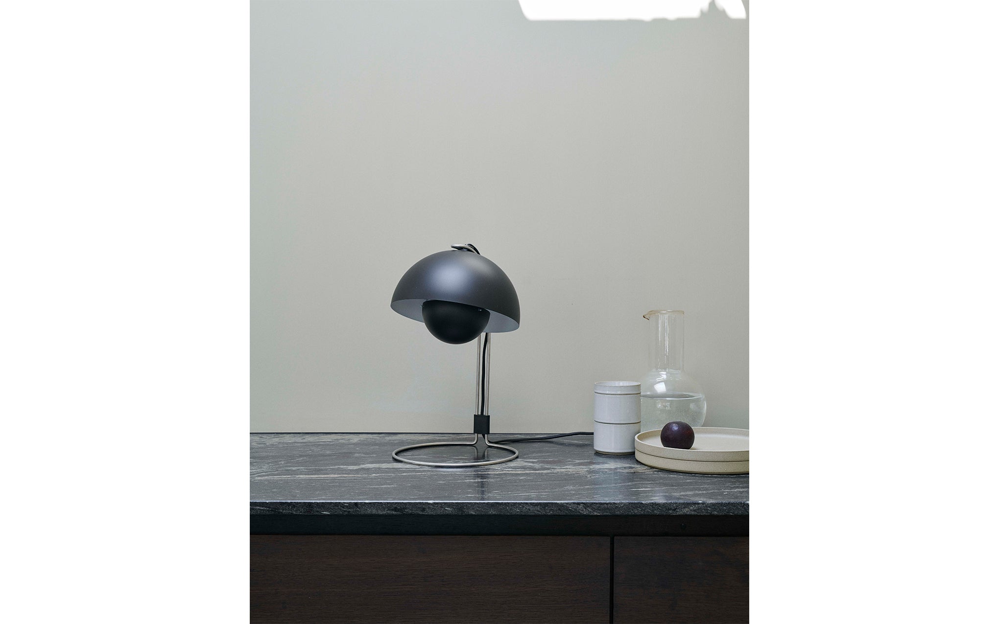 Flowerpot VP4 desk light