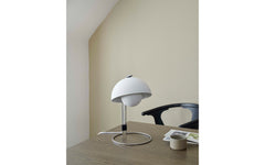 Flowerpot VP4 desk light