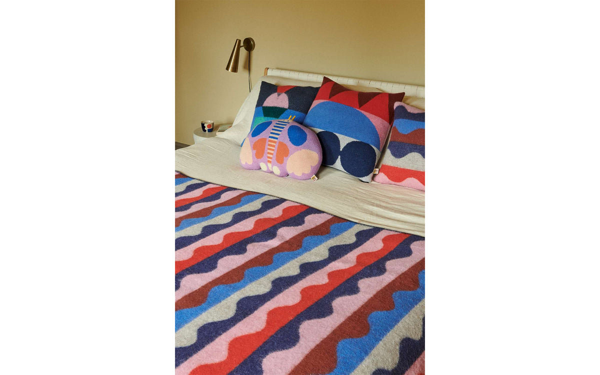 Totem cushion - red