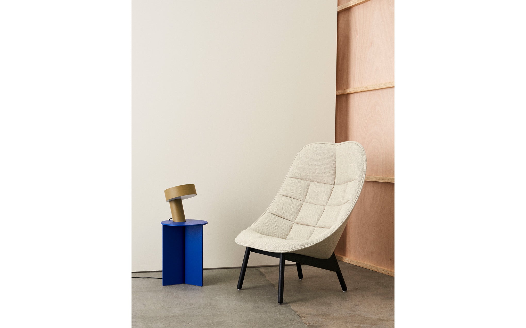Slant table lamp