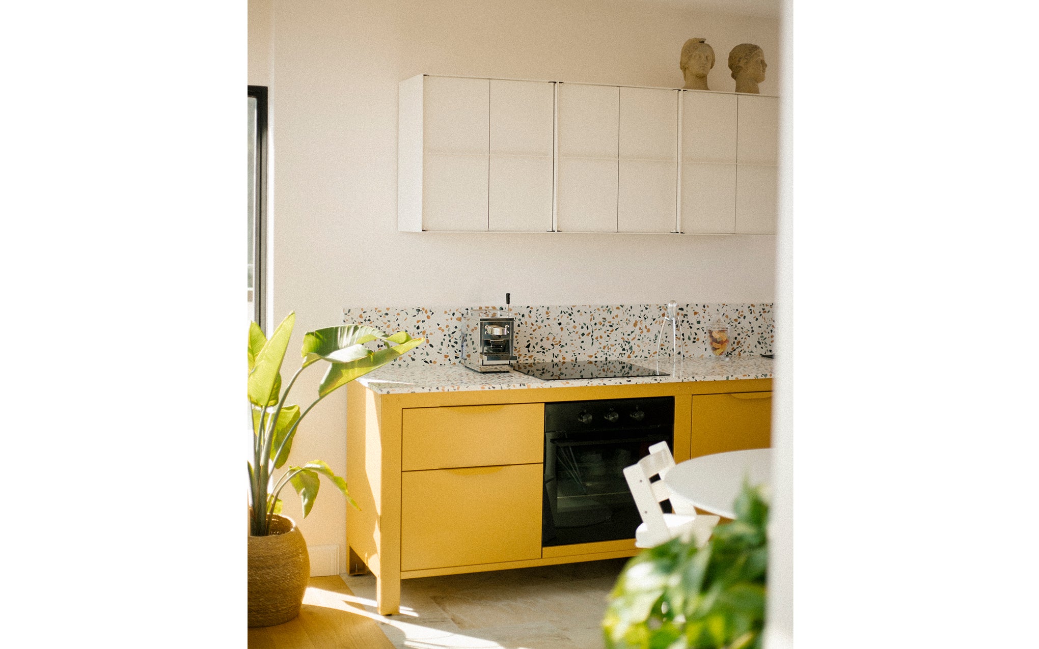 Very Simple: Kitchen - mustard