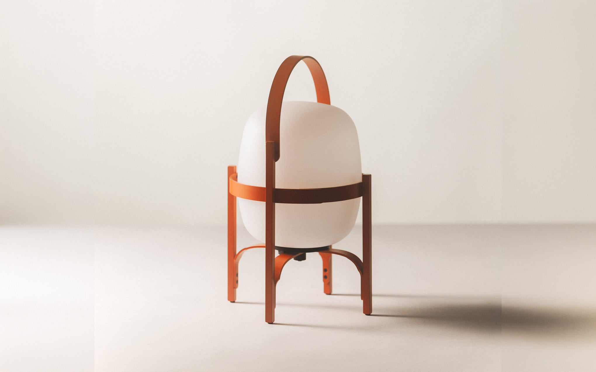 Cestita Alubat table light