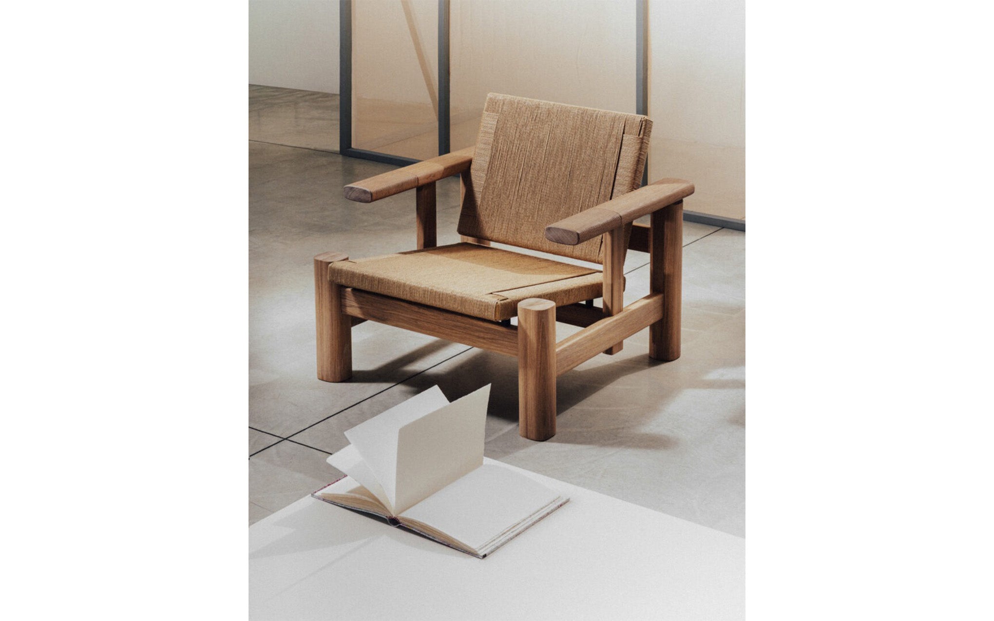 Kira lounge chair