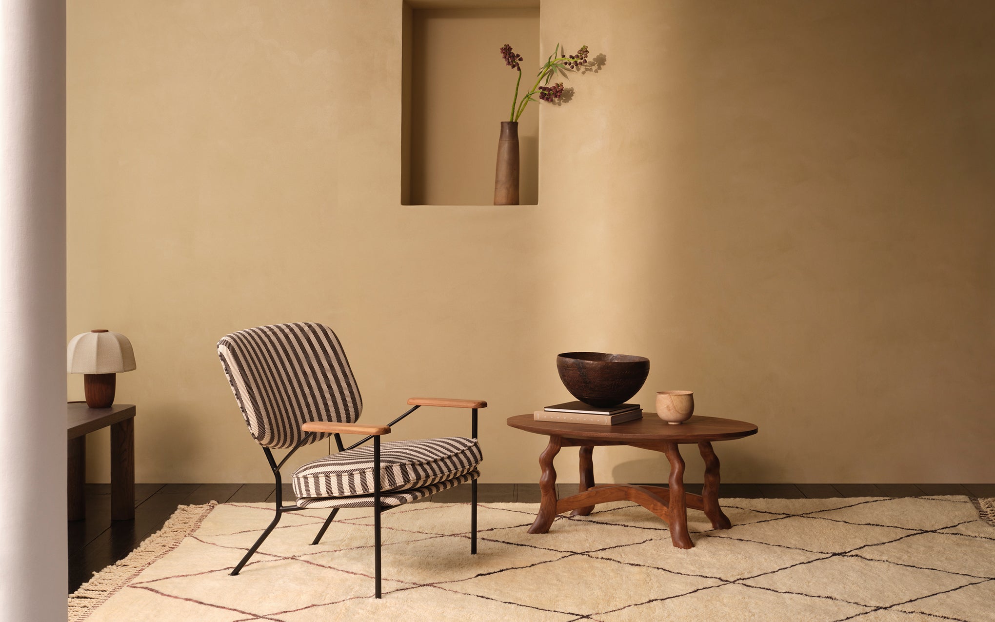 Orlando armchair with walnut arms