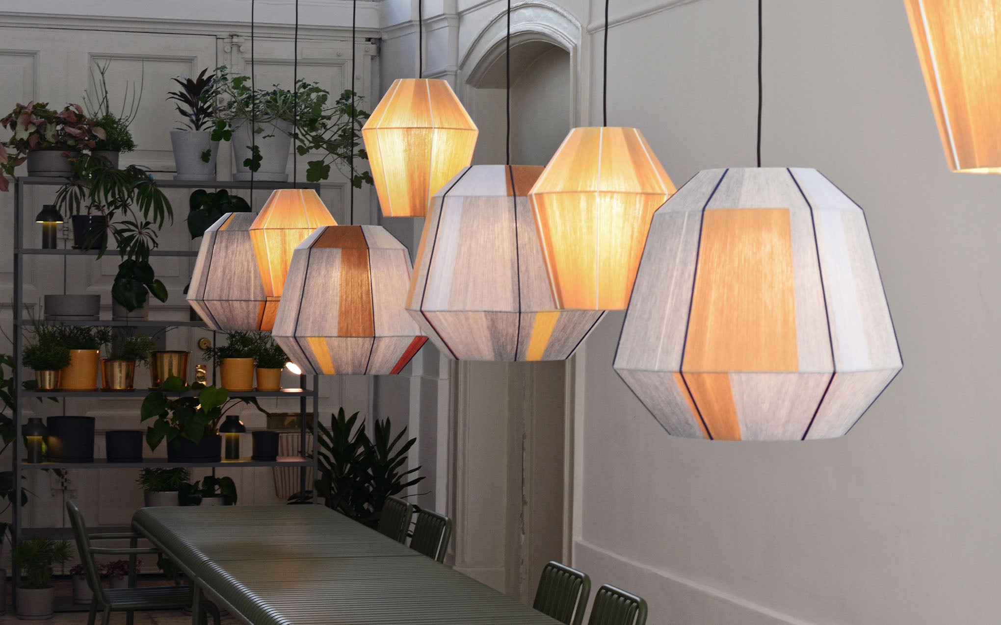 Bonbon pendant light