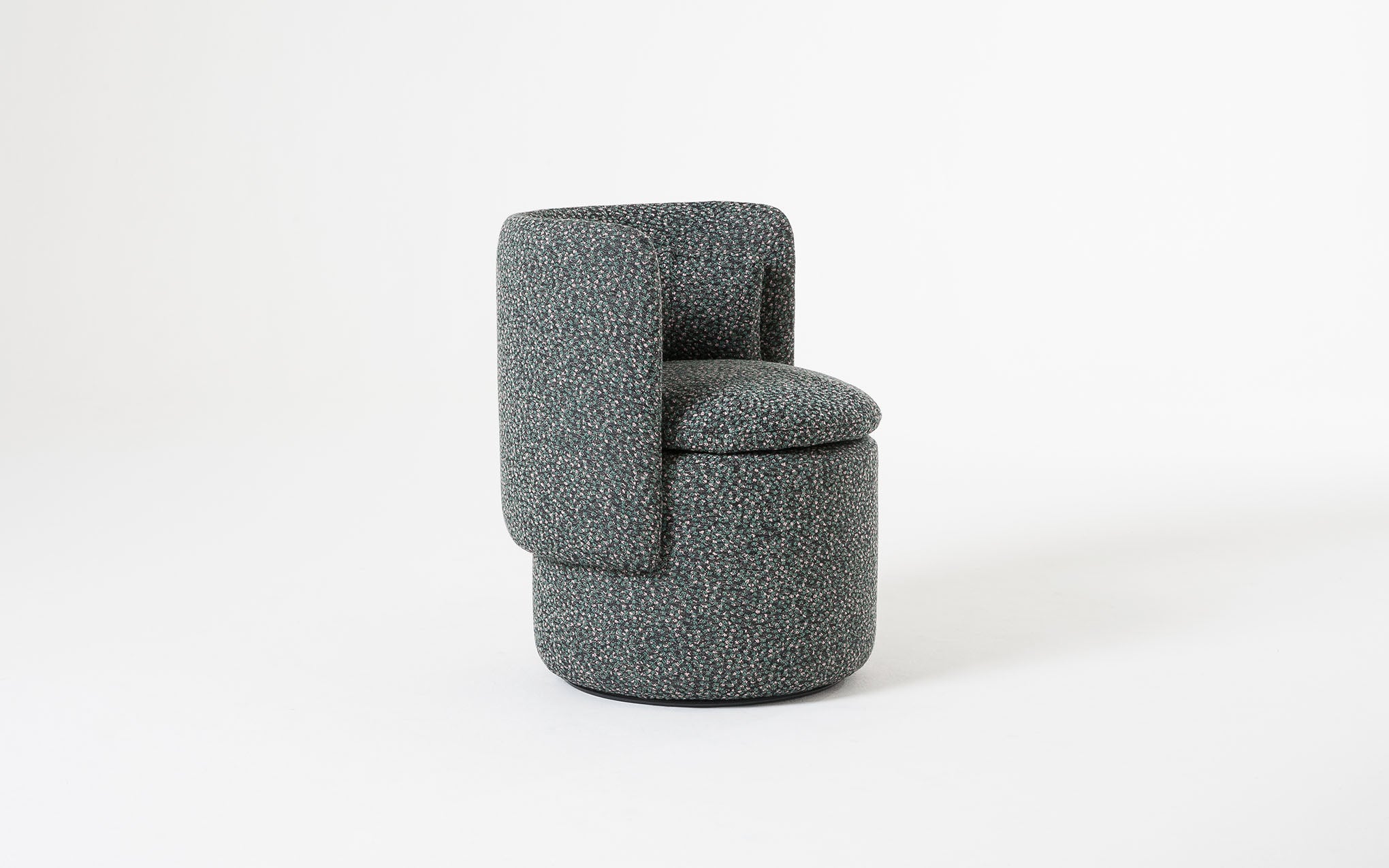 Group cocktail chair with swivel base