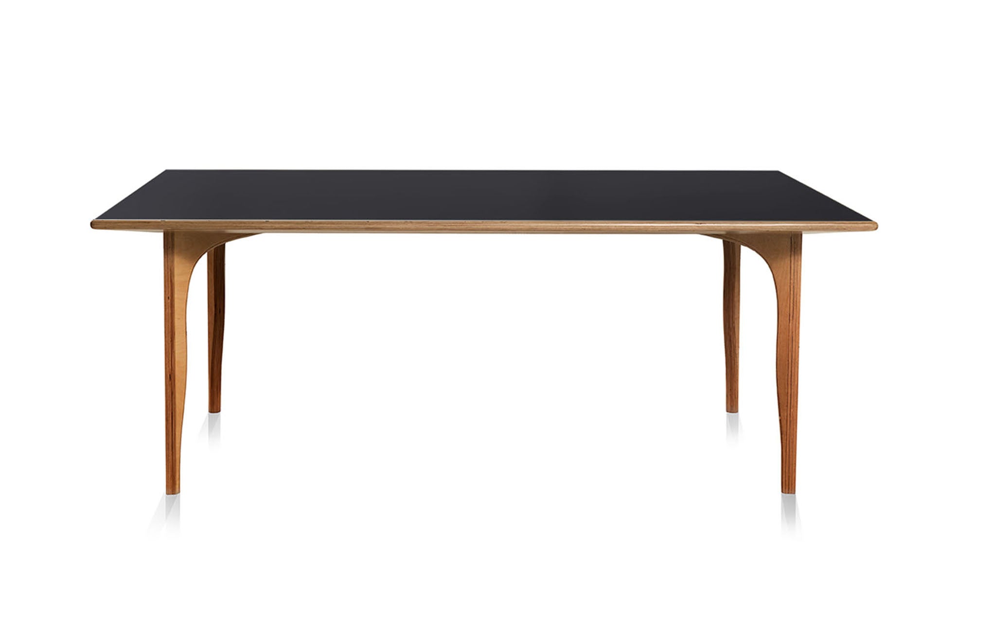 Kolho medium dining table