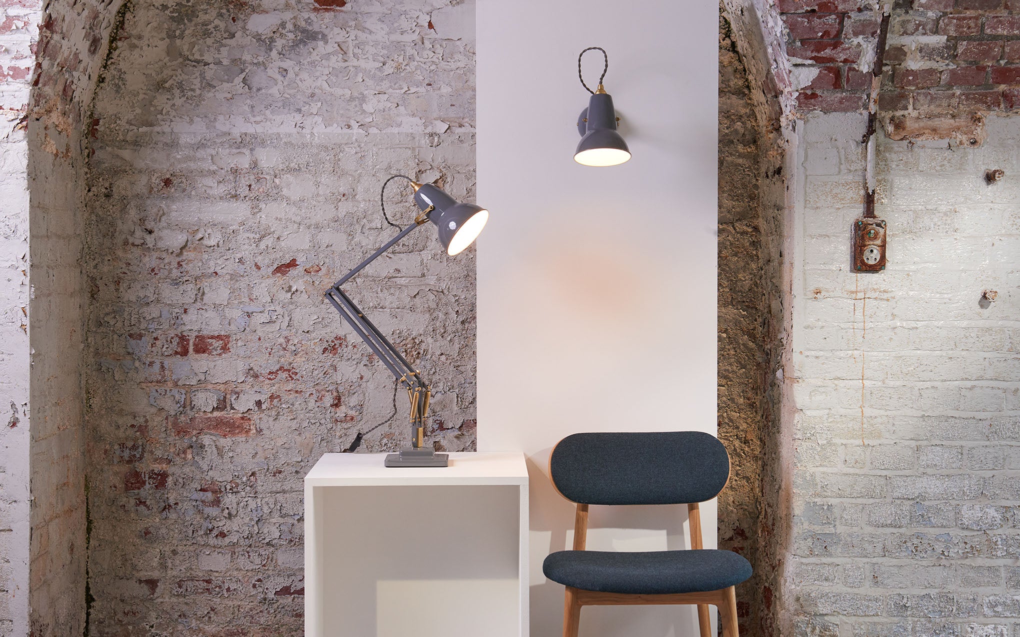 Original 1227 wall light