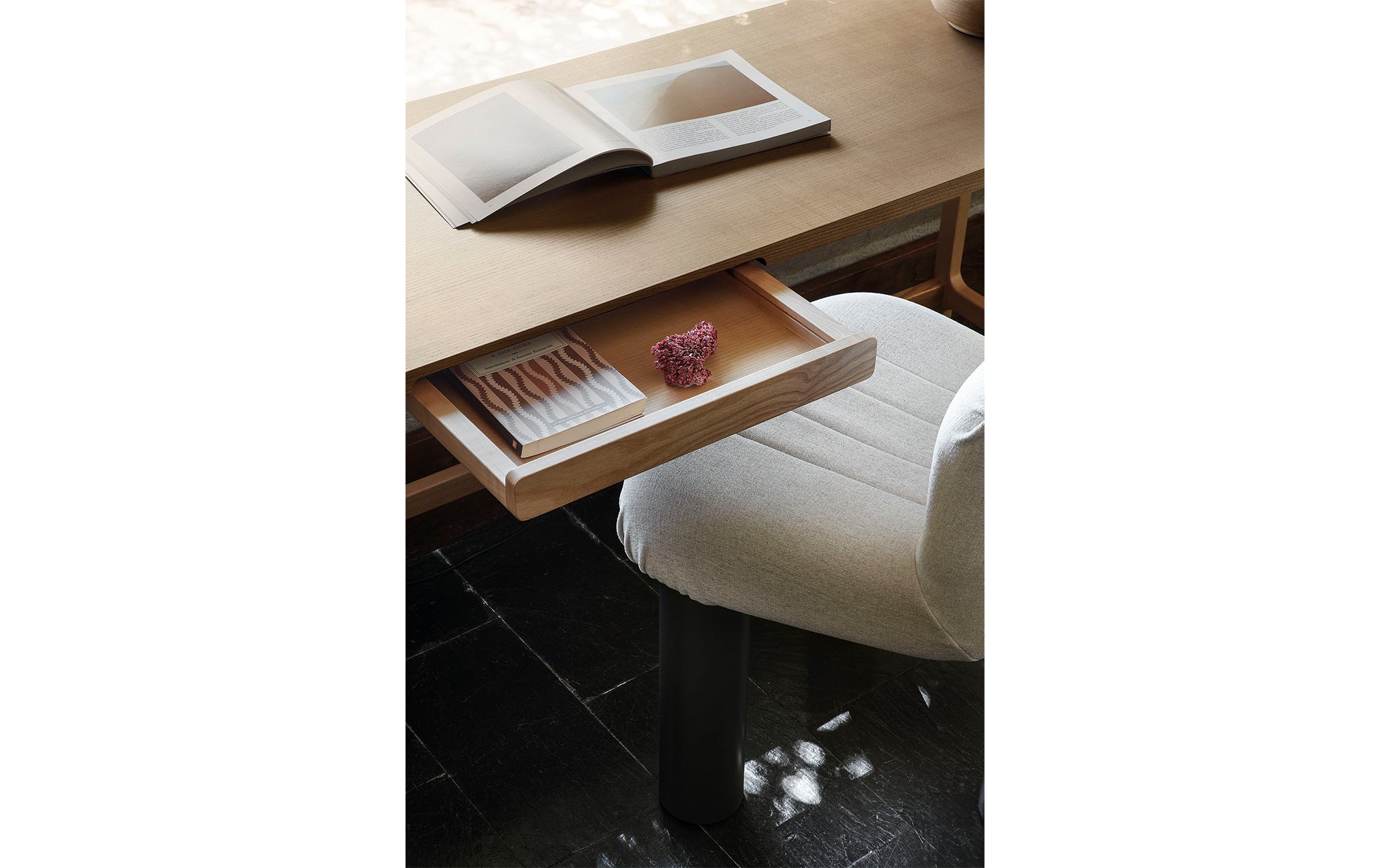 Ponti desk by Claesson Koivisto Rune for Arflex | SCP