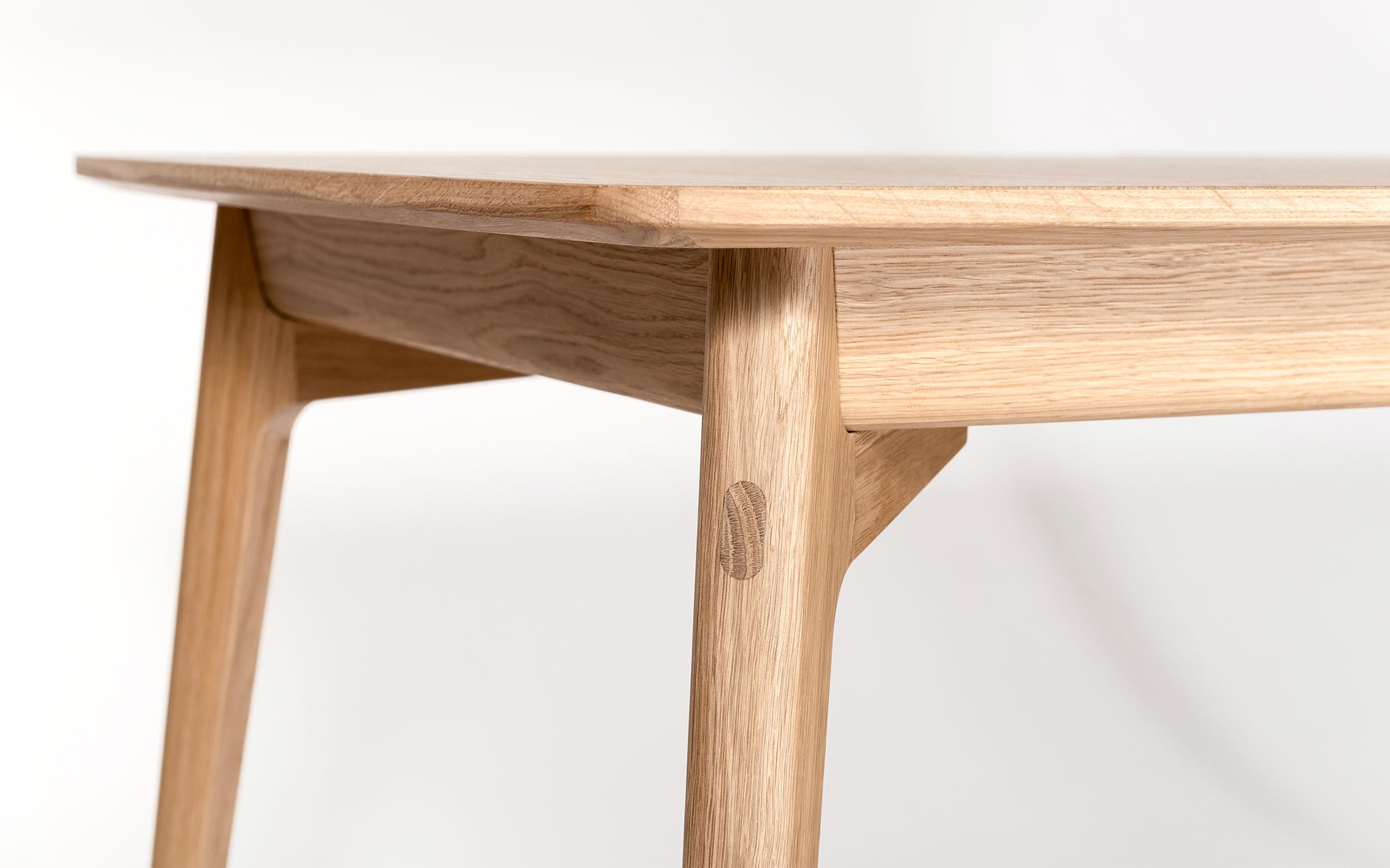 Dulwich extending table