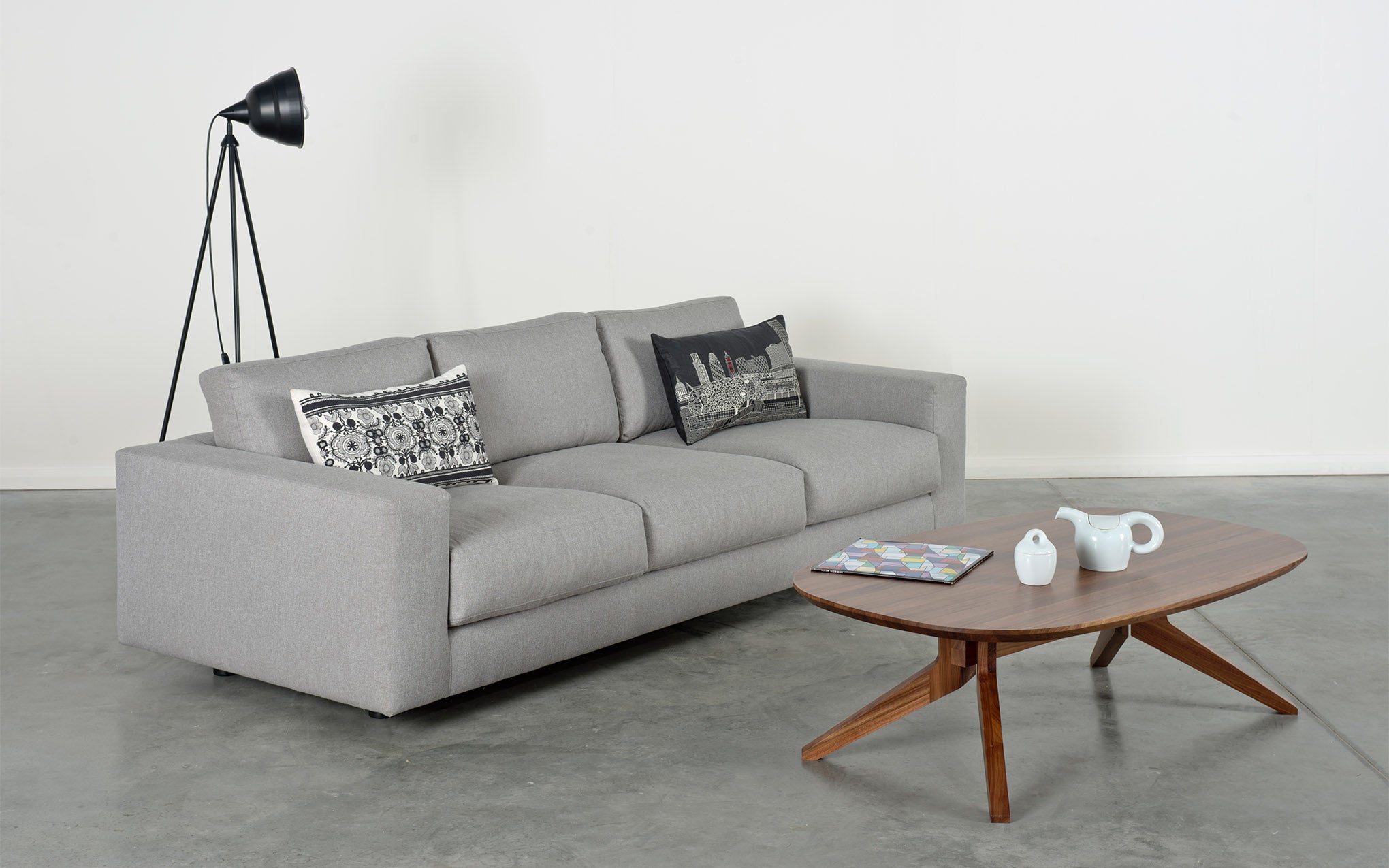 Cross oval coffee table by Matthew Hilton for Case | SCP