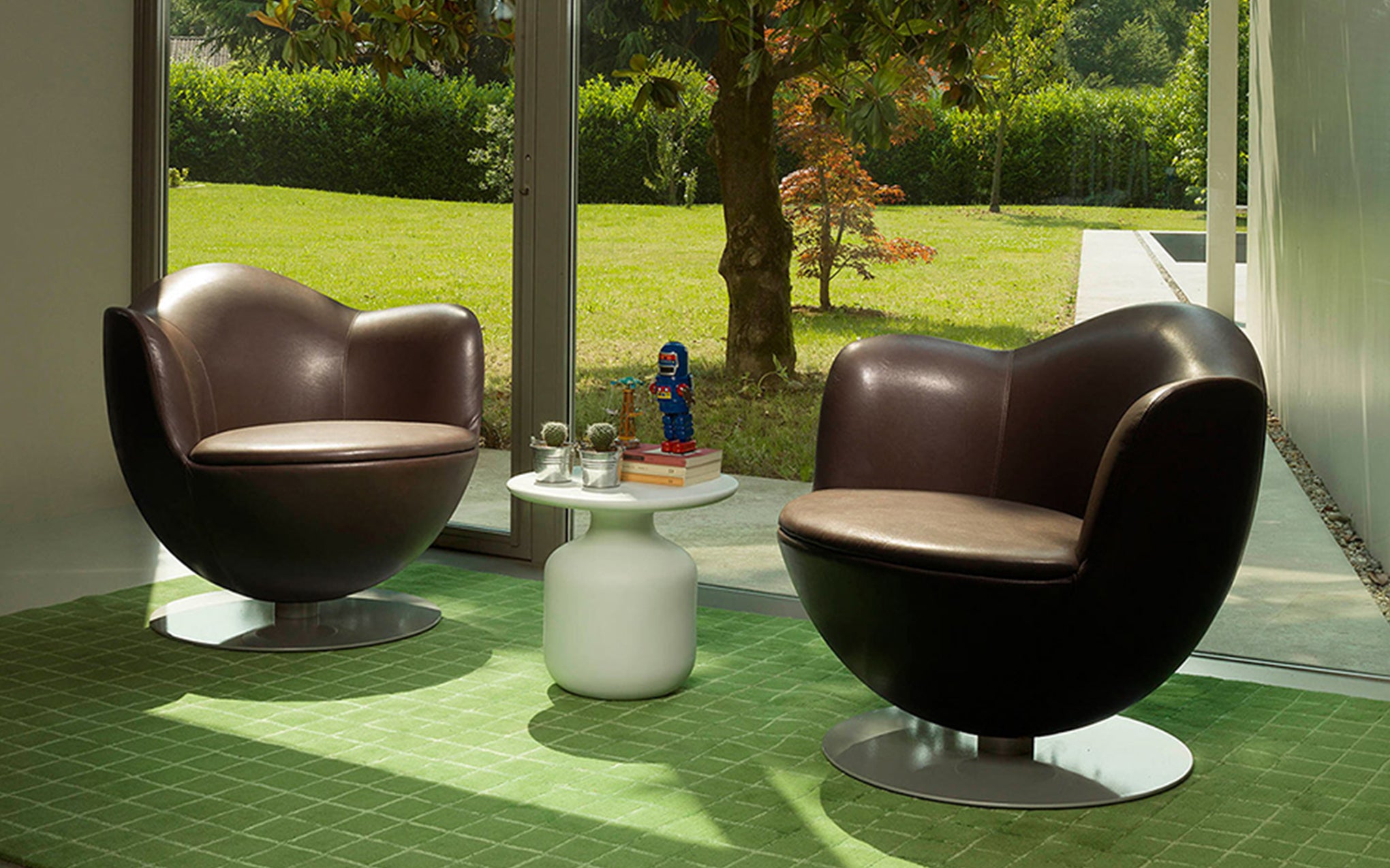 Mini Bottle side table