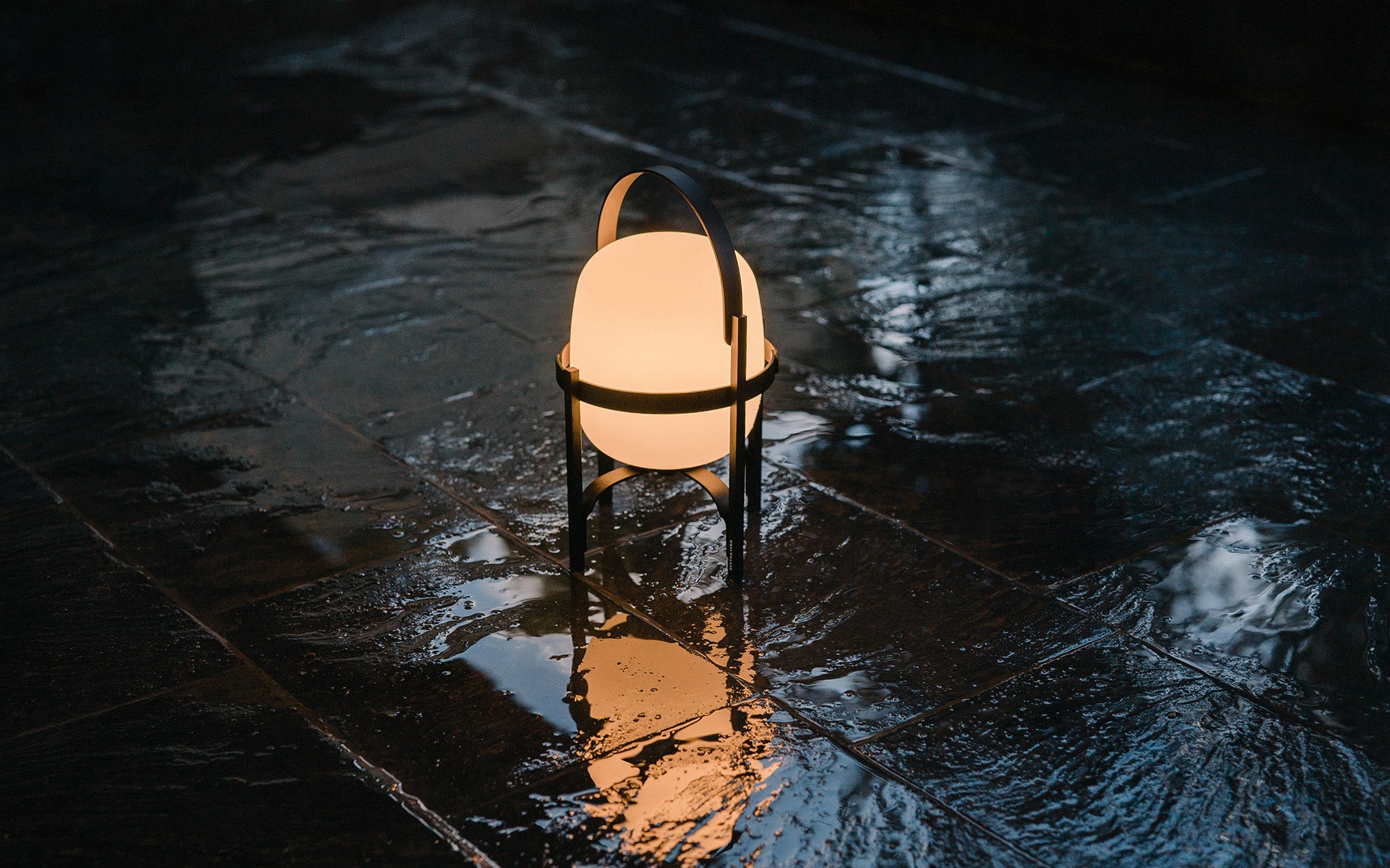 Cestita Alubat table light