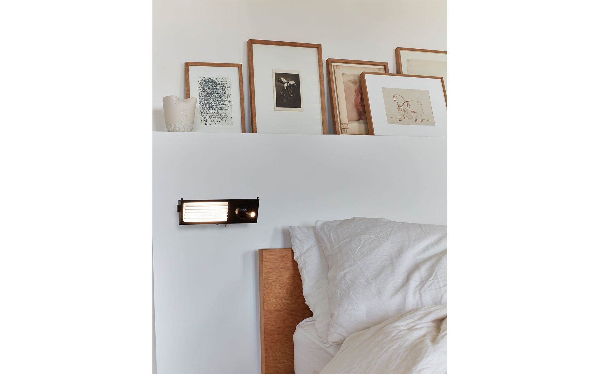 Biny bedside wall light
