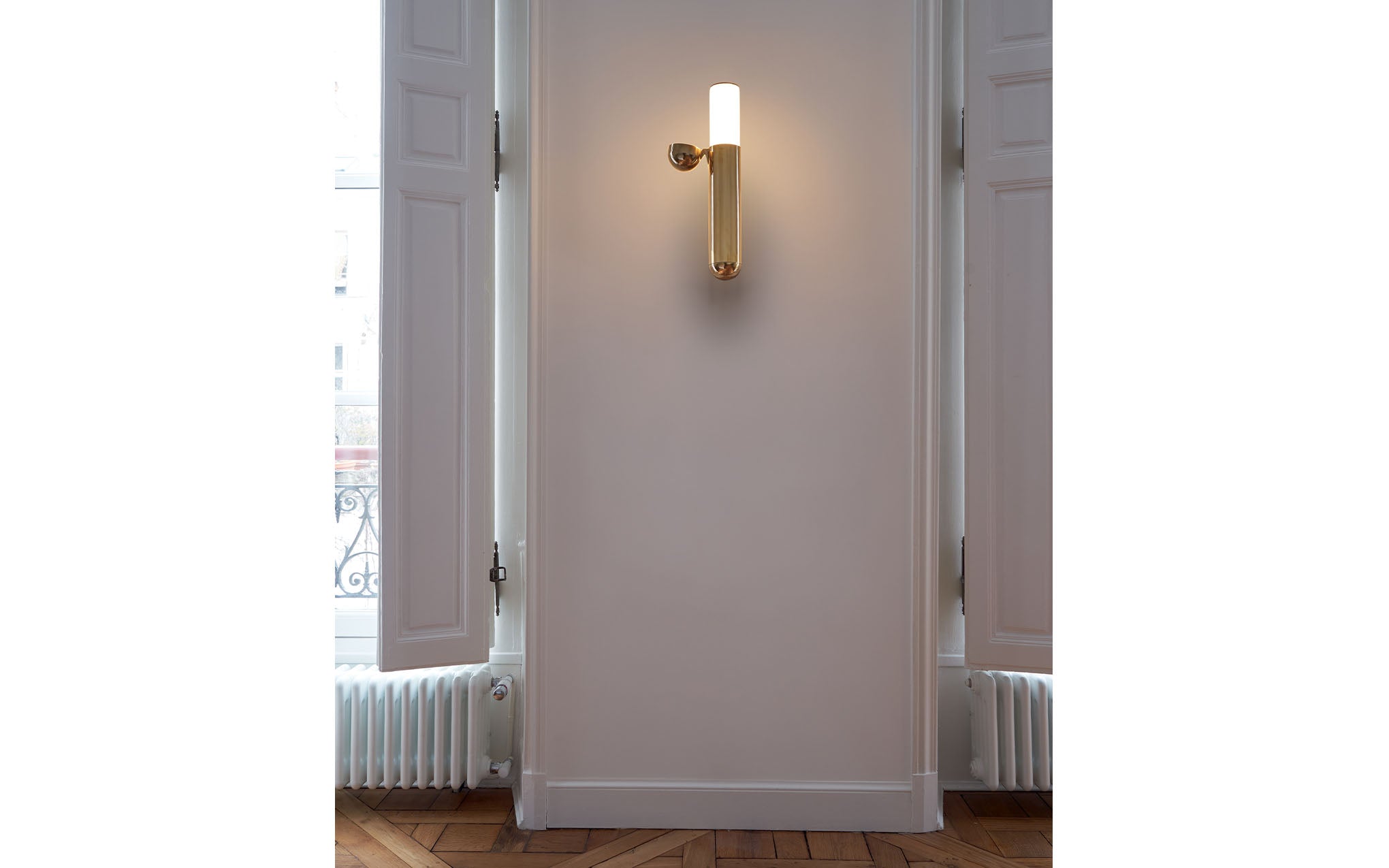 ISP wall light