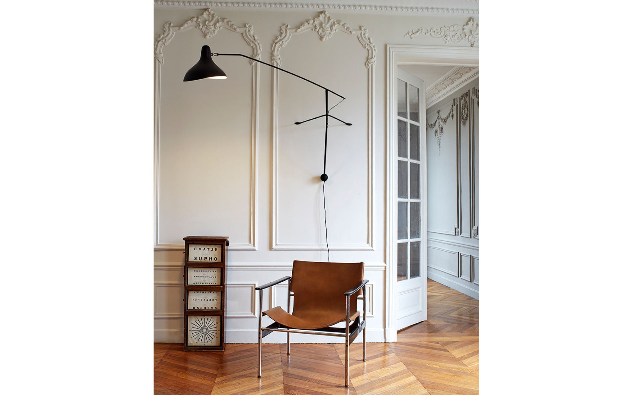 Mantis BS2 wall light