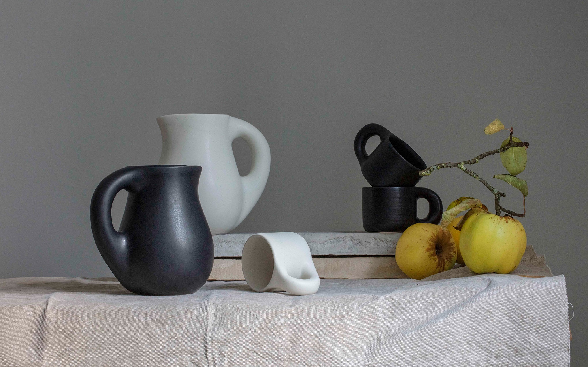 Dough pitcher - charcoal