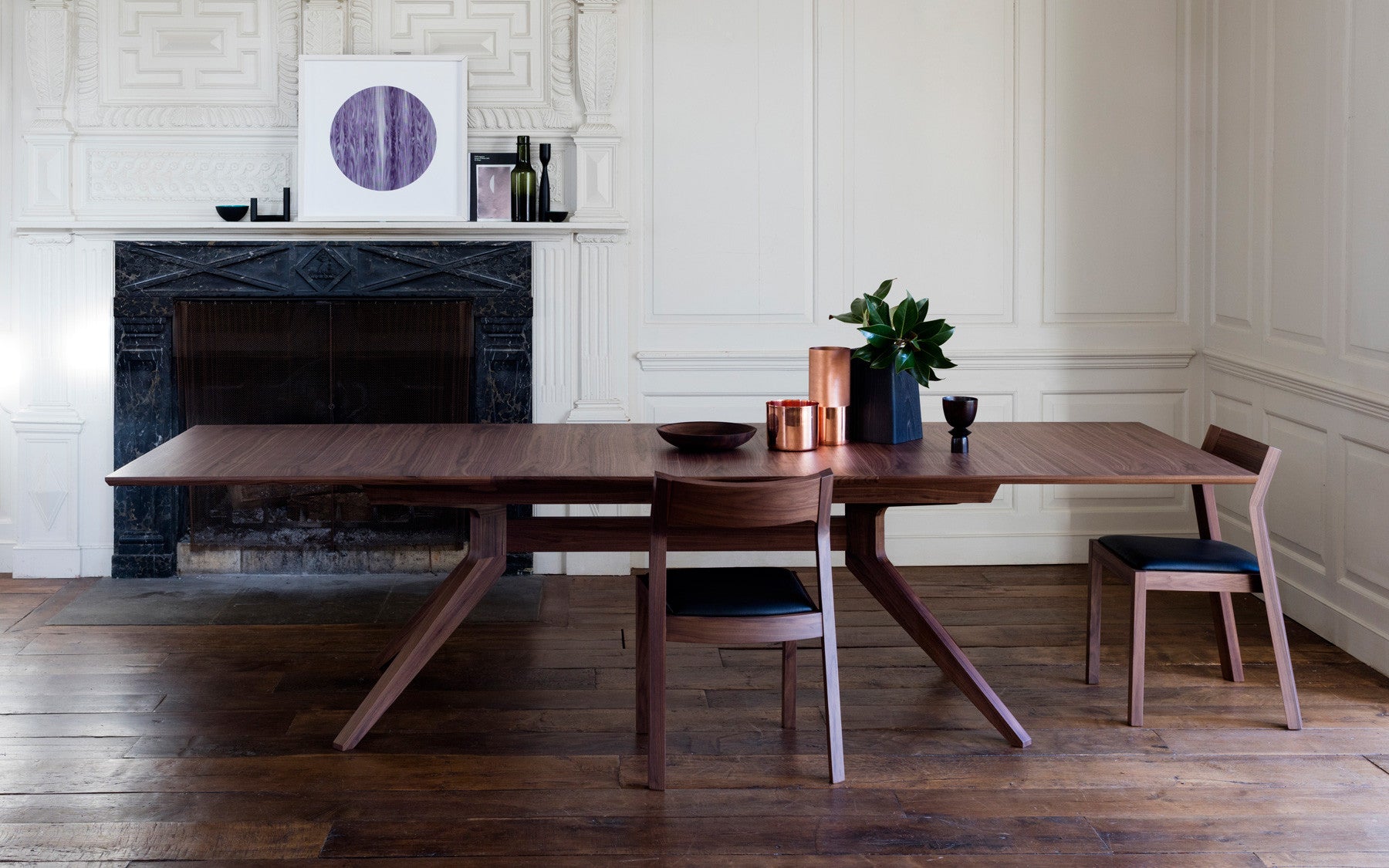 Cross extending table