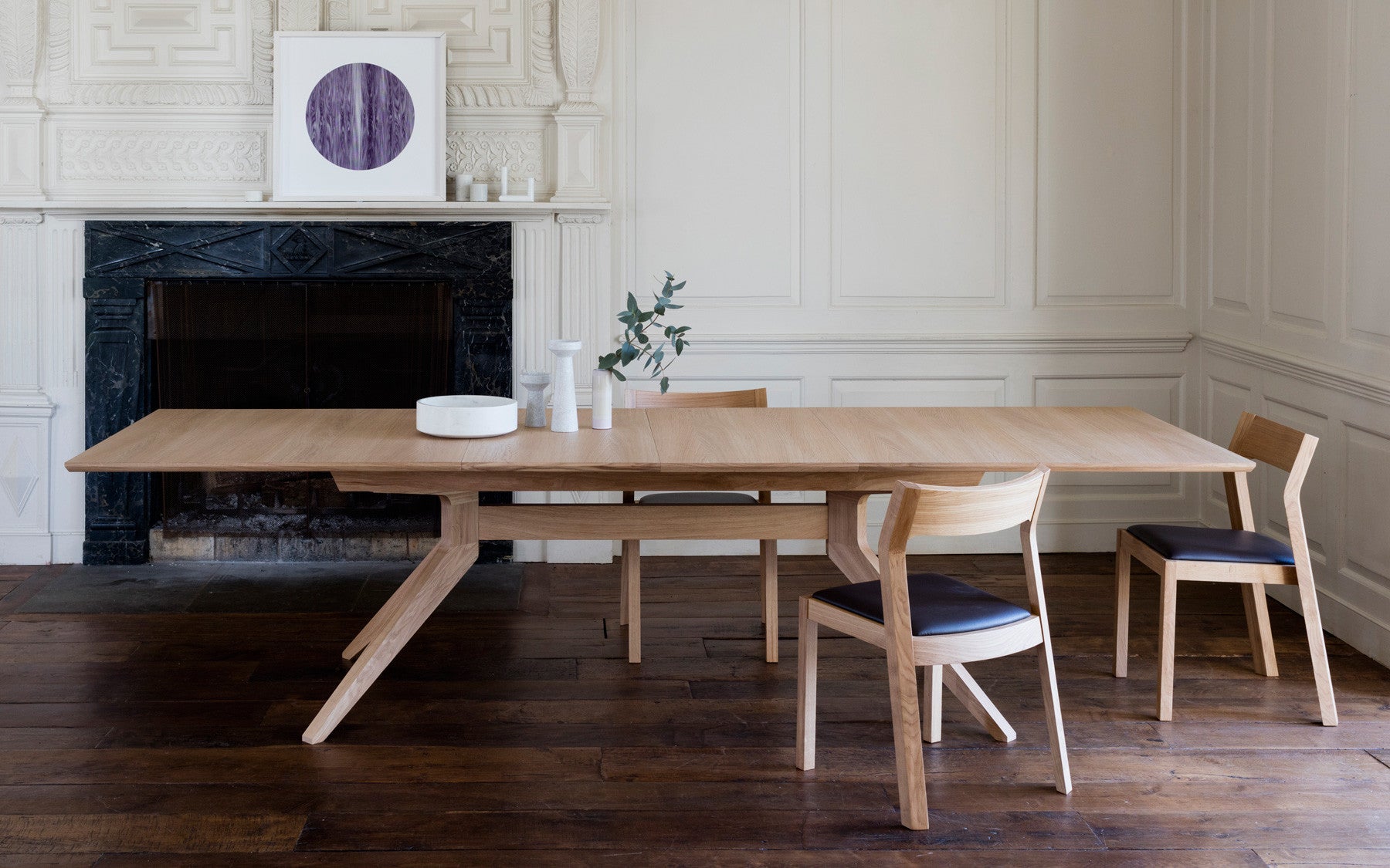 Cross extending table