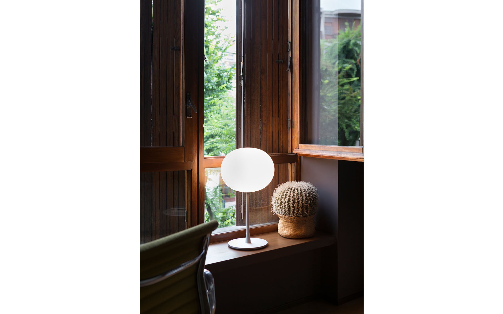 Glo-Ball floor light