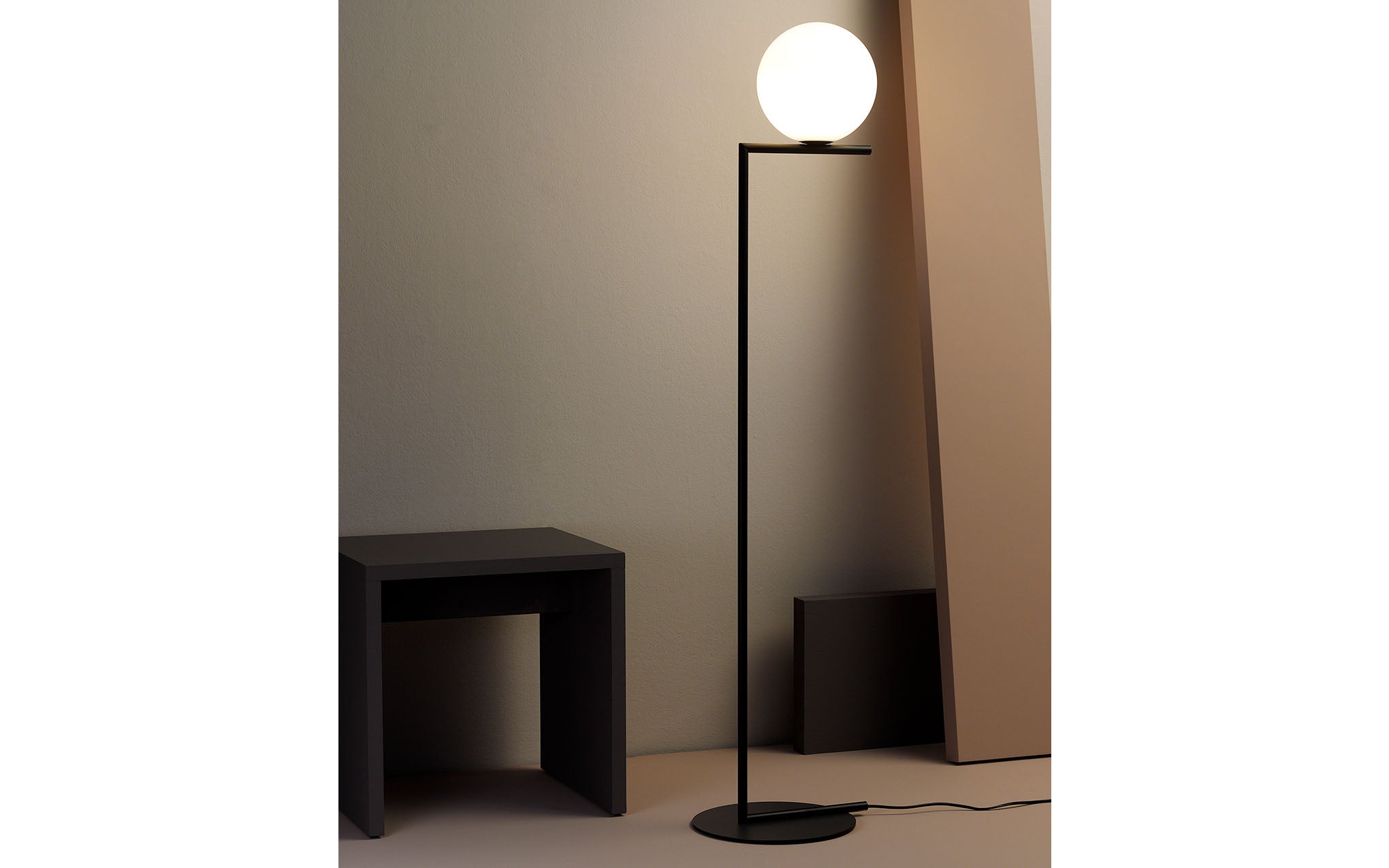 IC floor light